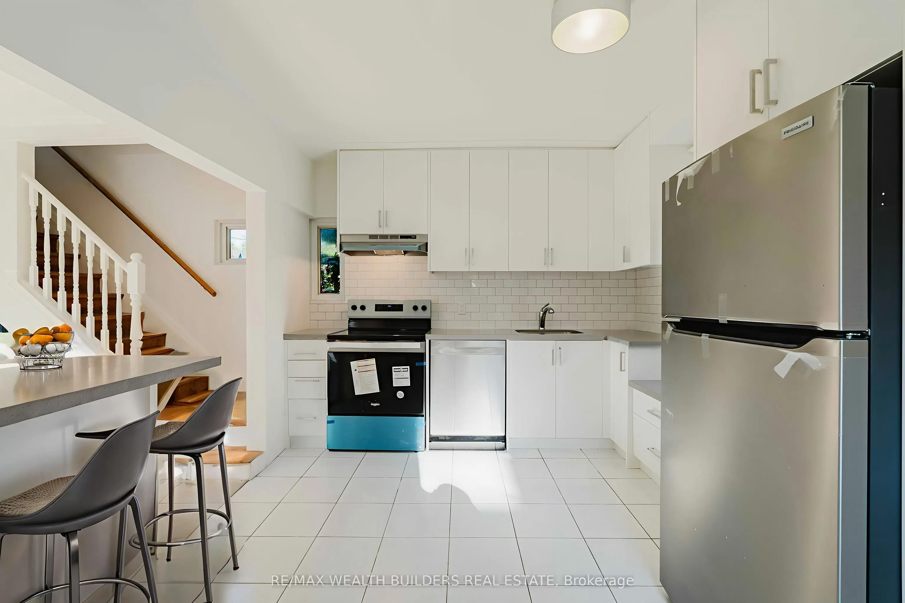 4 GREENLAW Avenue