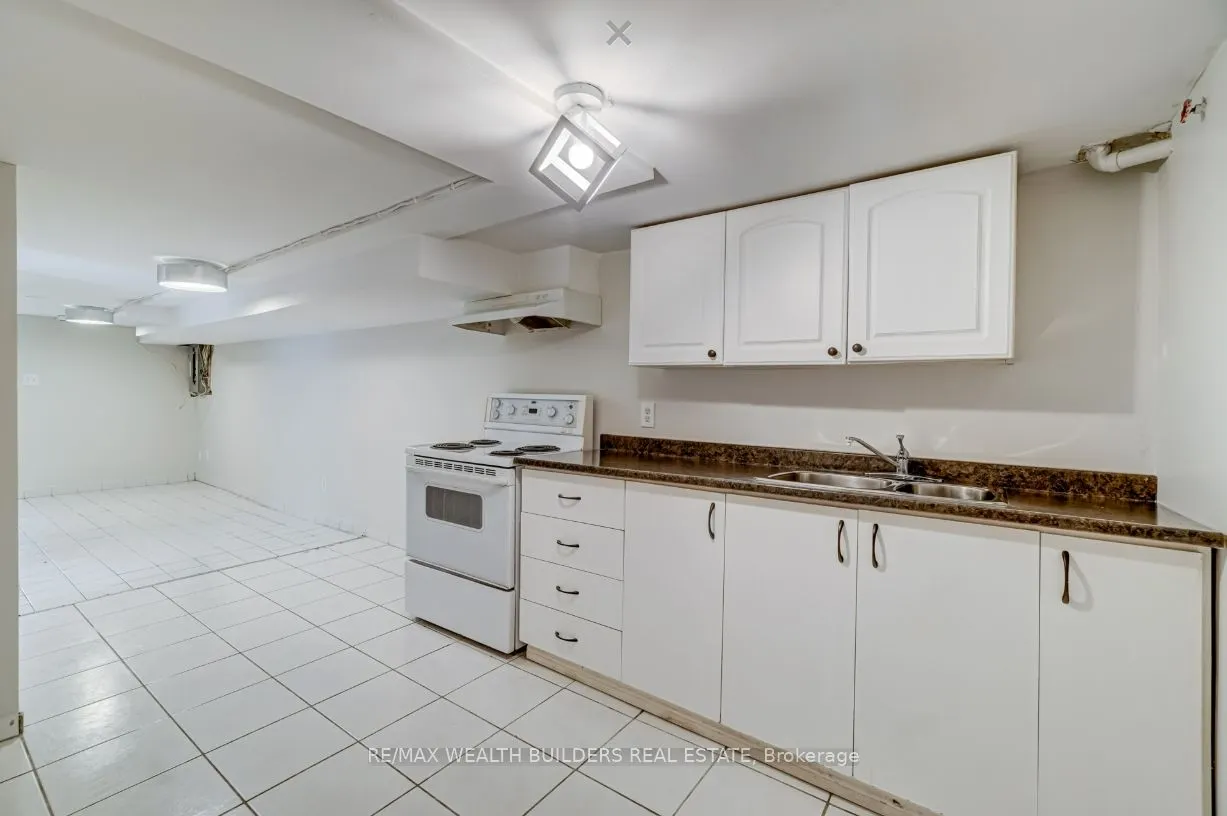 4 GREENLAW Avenue