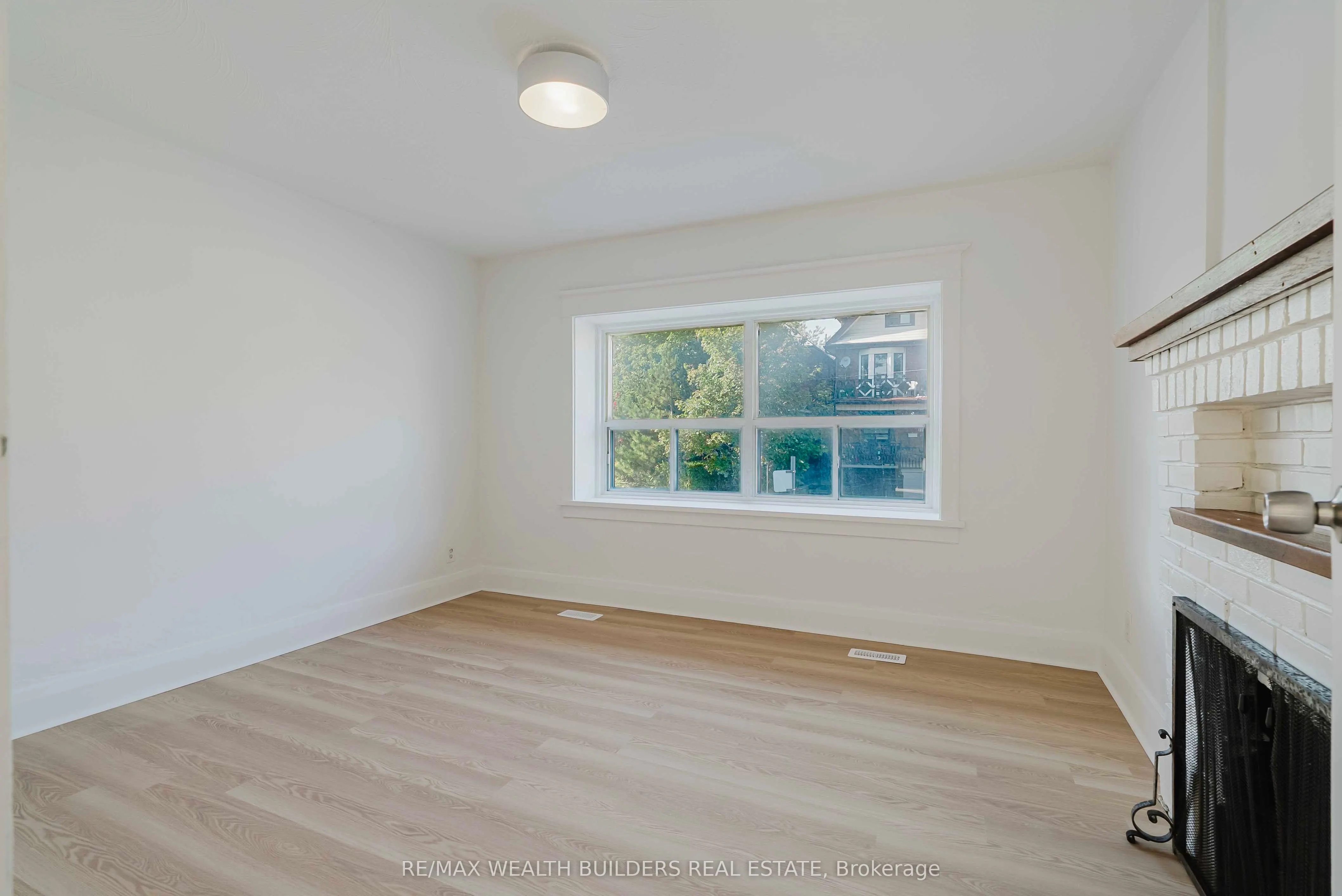 4 GREENLAW Avenue