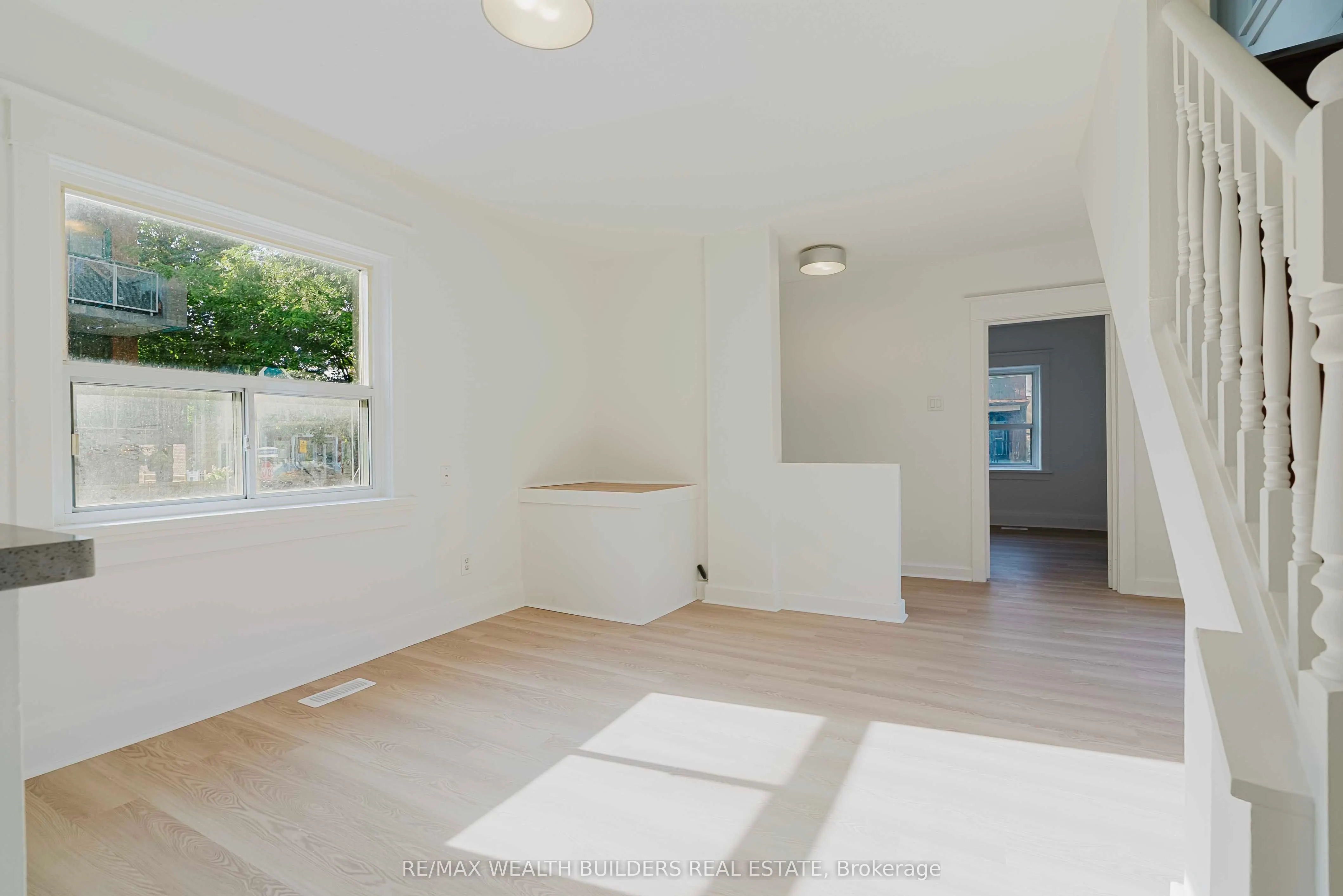 4 GREENLAW Avenue