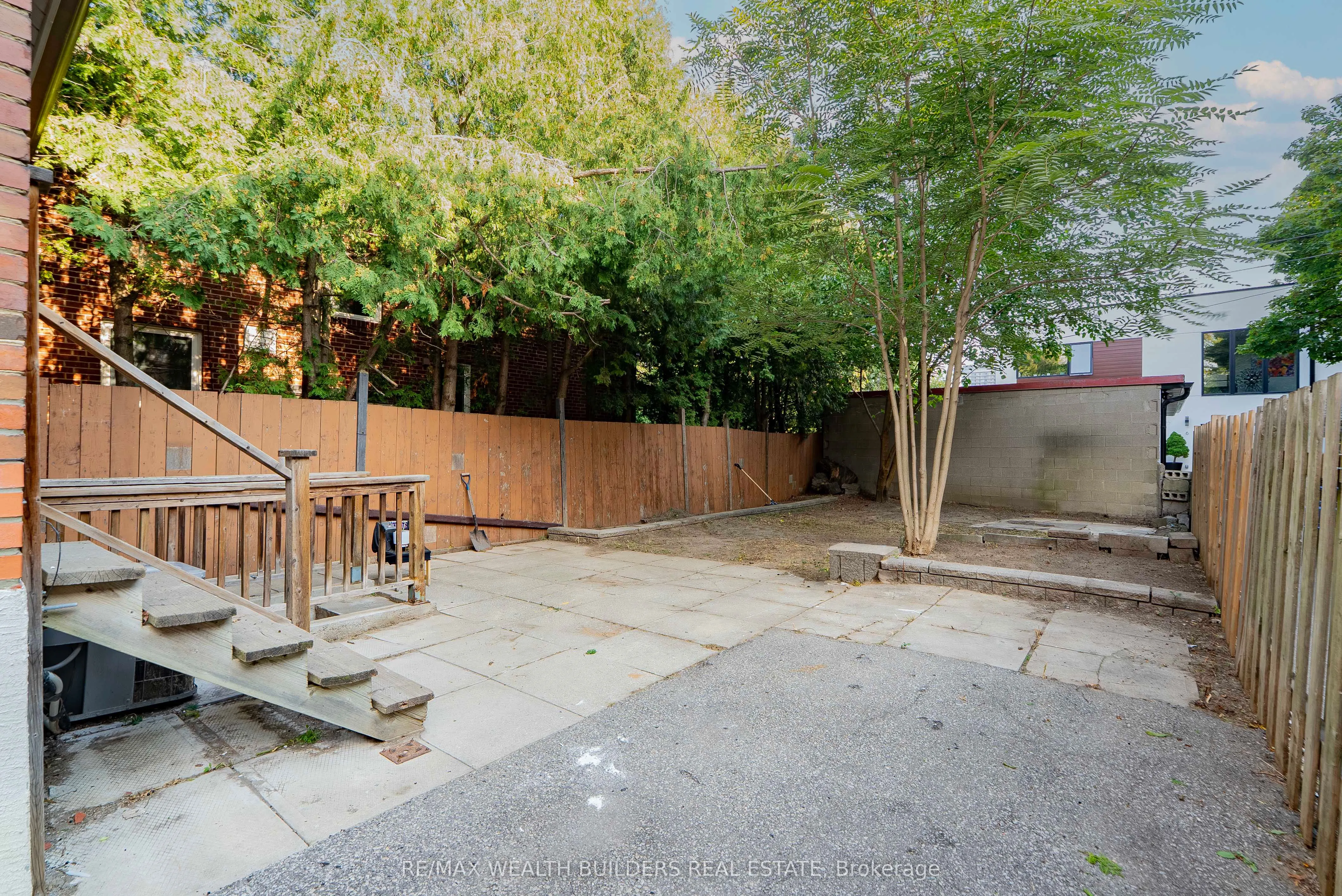 4 GREENLAW Avenue