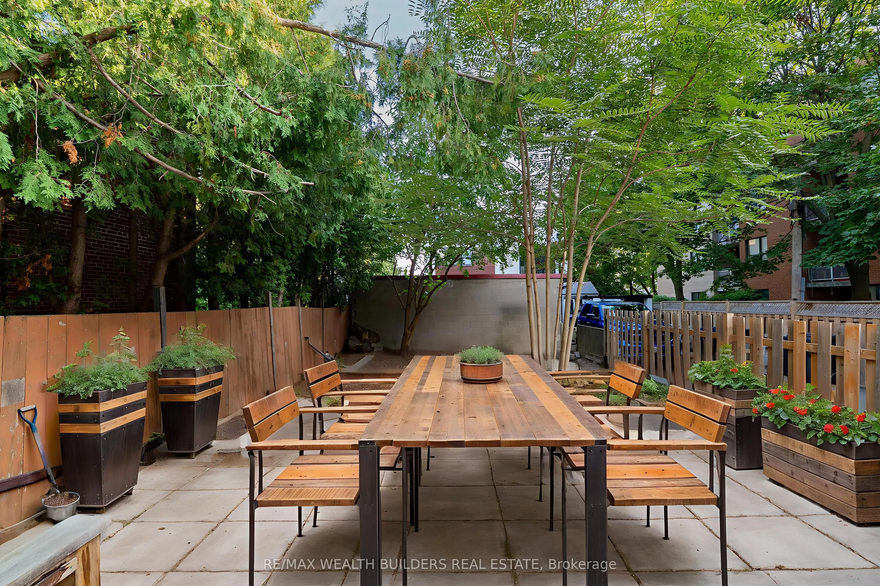 4 GREENLAW Avenue