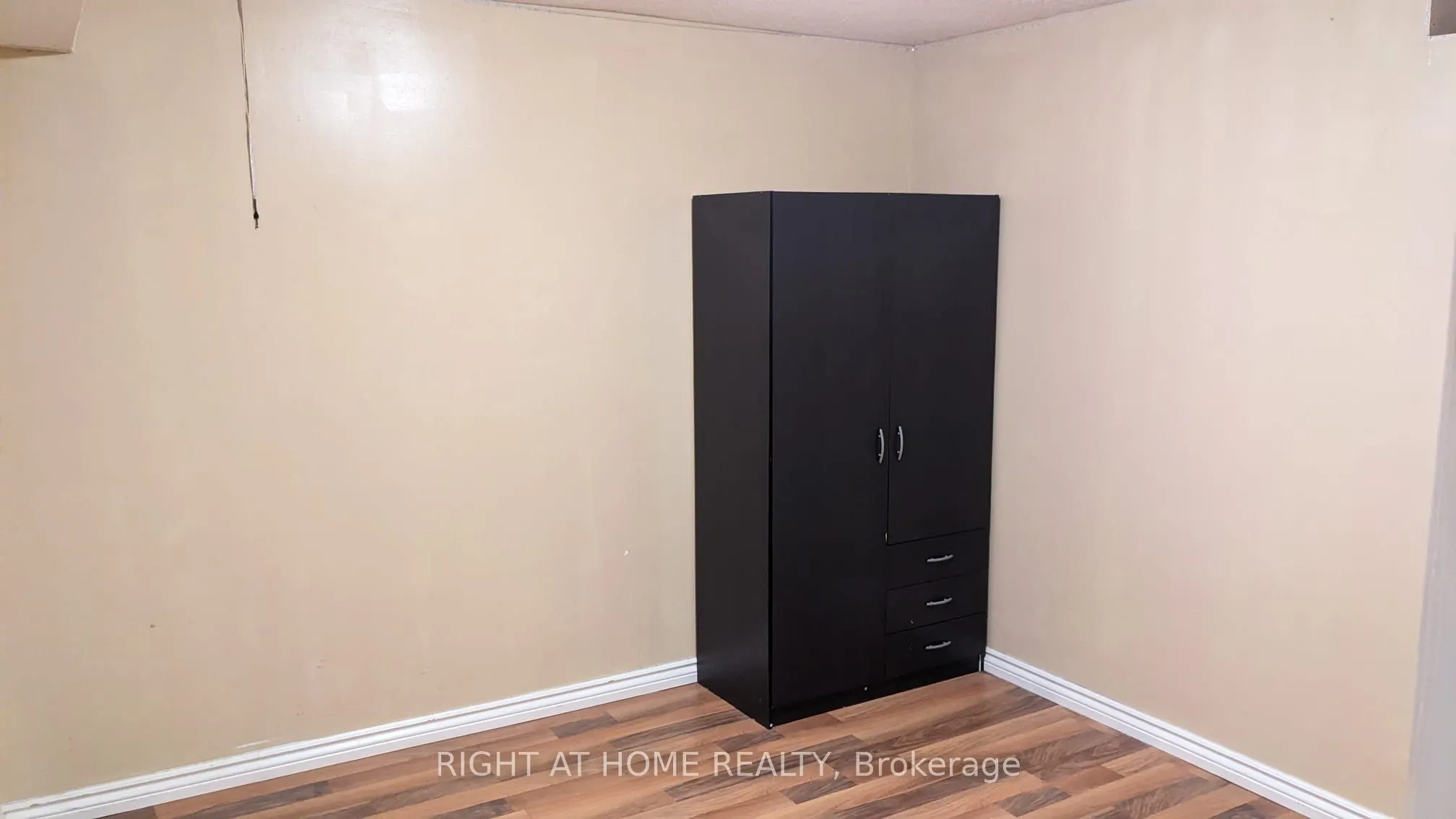 3470 Crimson King Circle