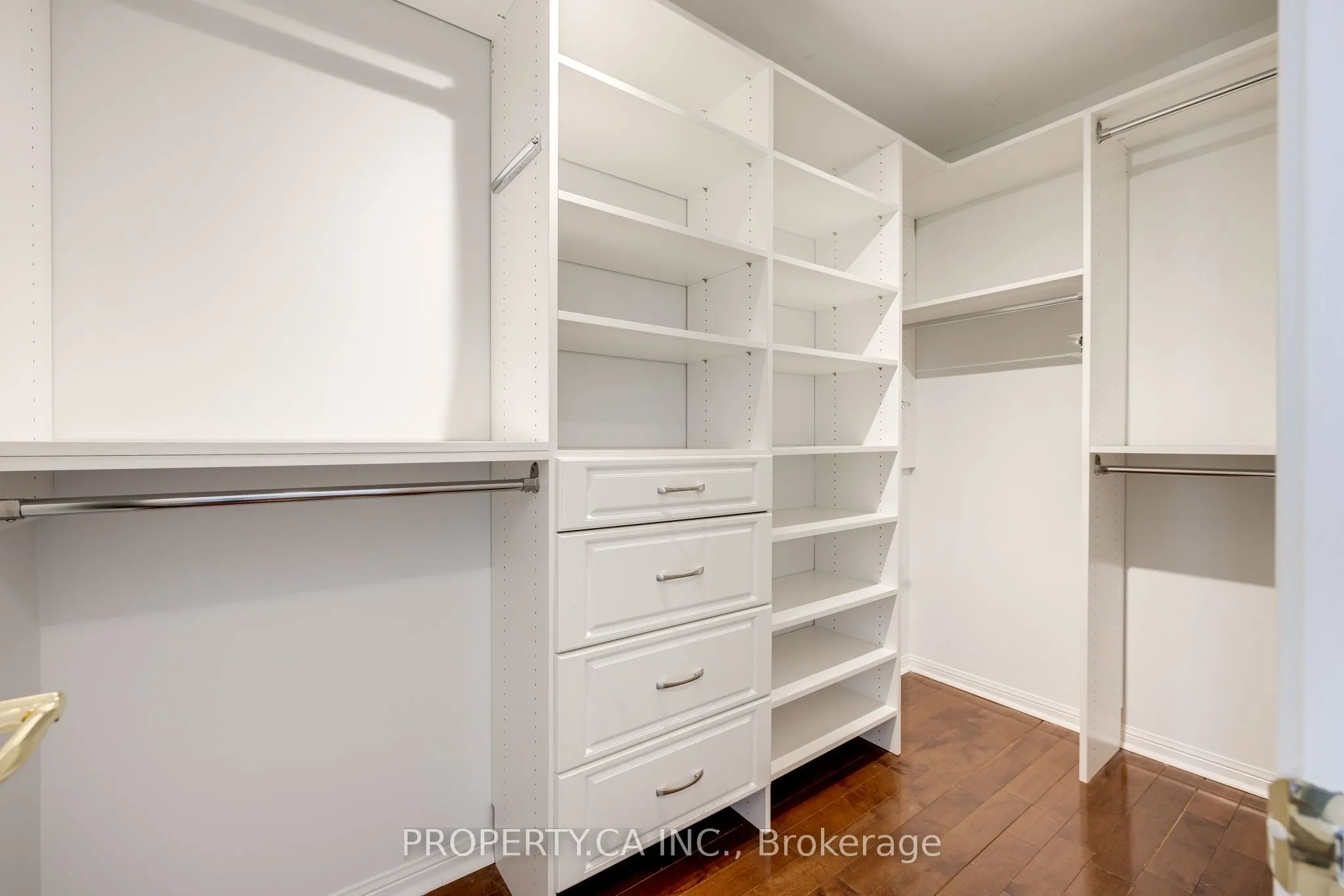 1140 Parkwest Place, #1208