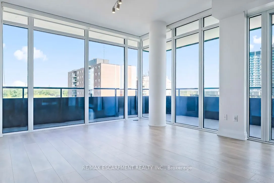 21 Park Street E, #1012