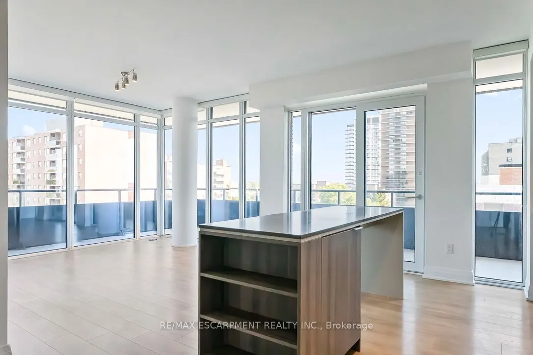 21 Park Street E, #1012