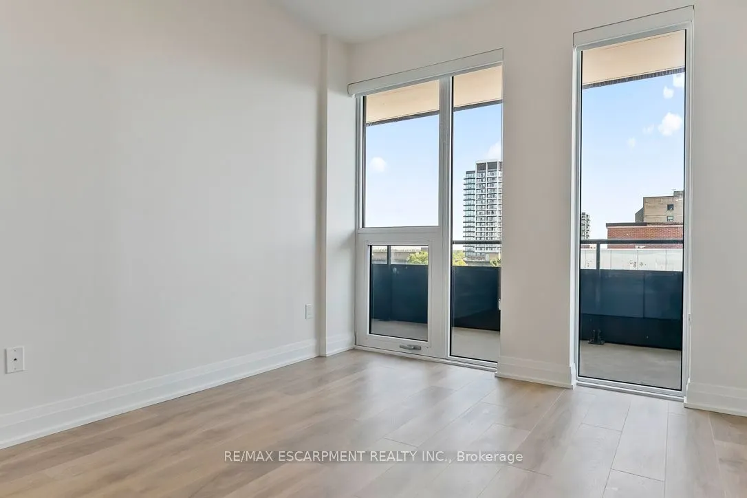 21 Park Street E, #1012