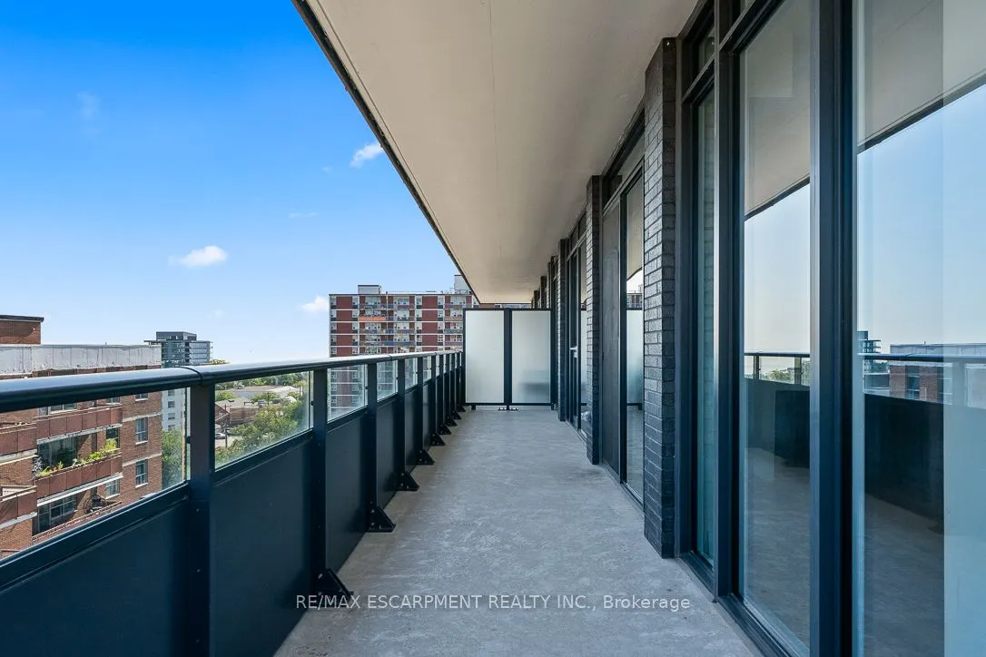 21 Park Street E, #1012