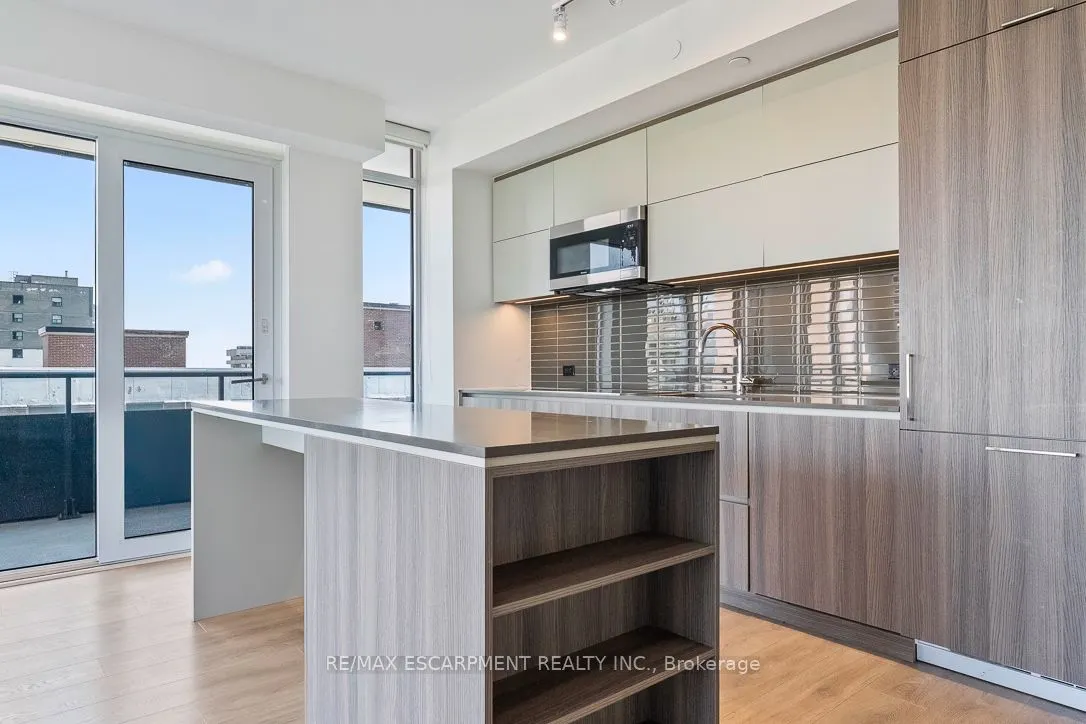 21 Park Street E, #1012