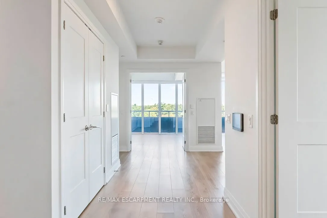 21 Park Street E, #1012