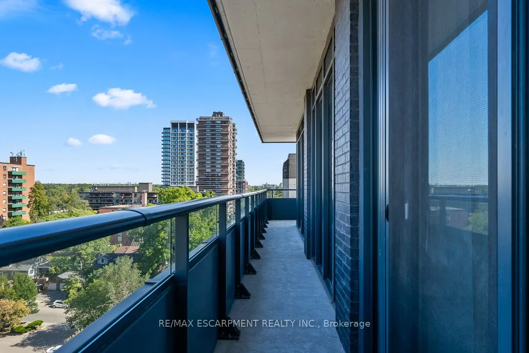21 Park Street E, #1012