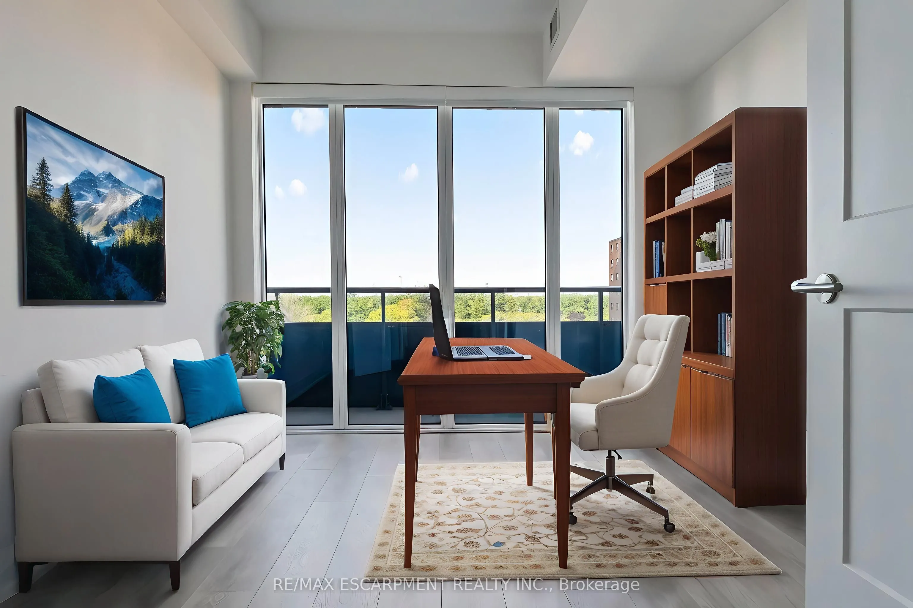 21 Park Street E, #1012