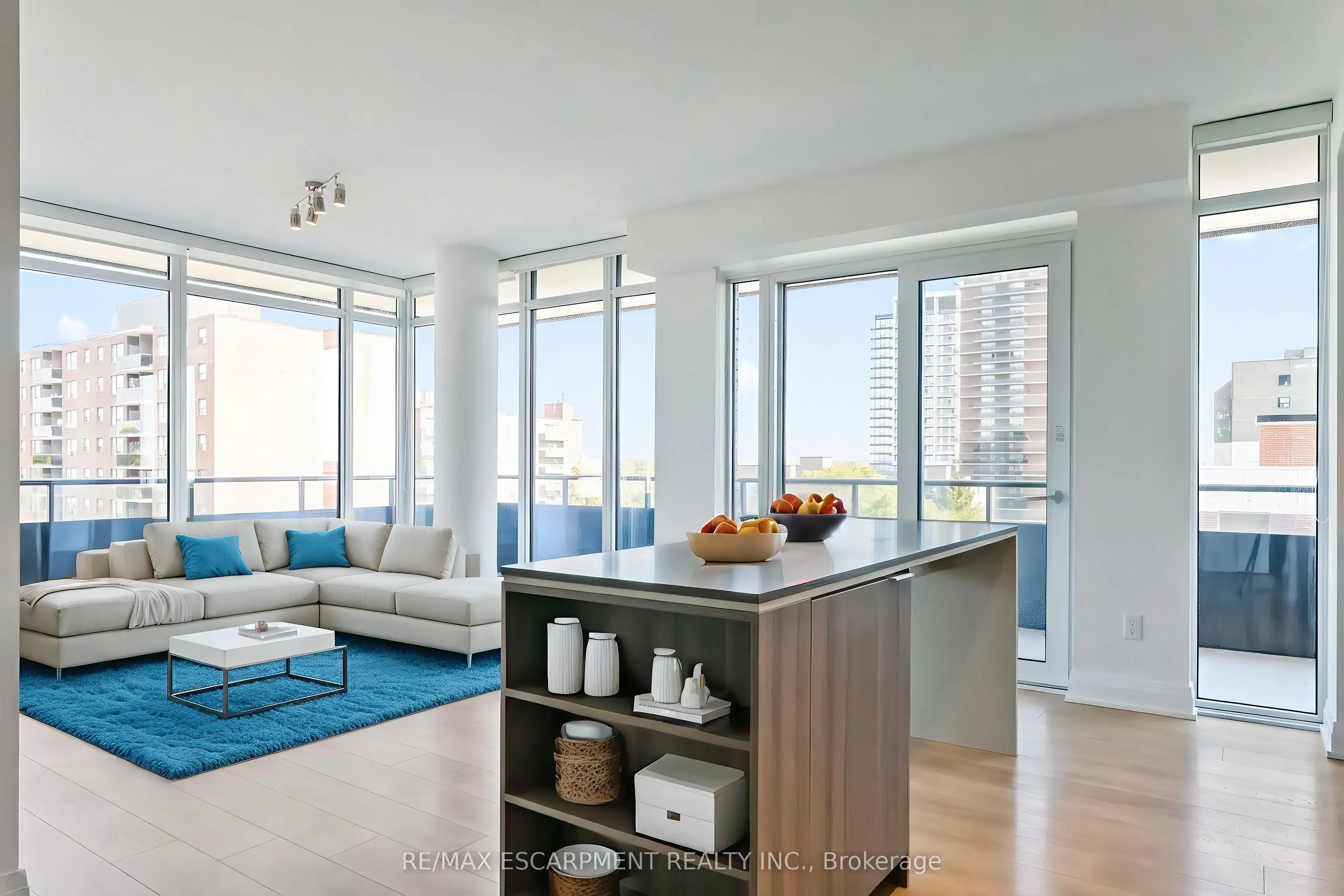 21 Park Street E, #1012