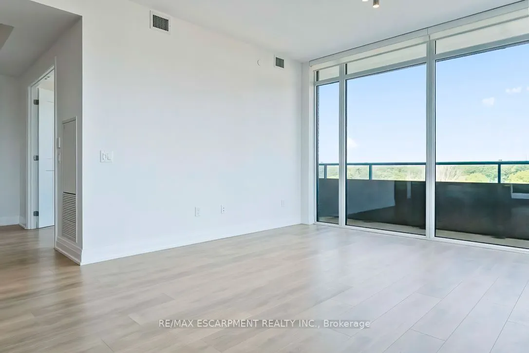 21 Park Street E, #1012