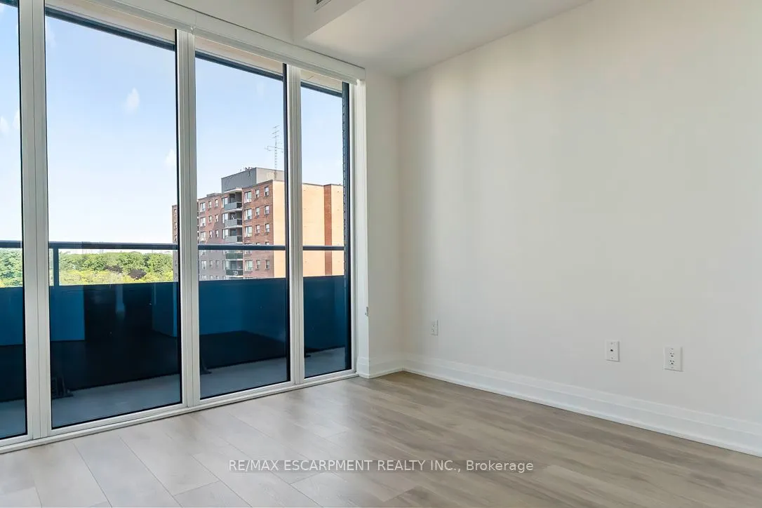 21 Park Street E, #1012