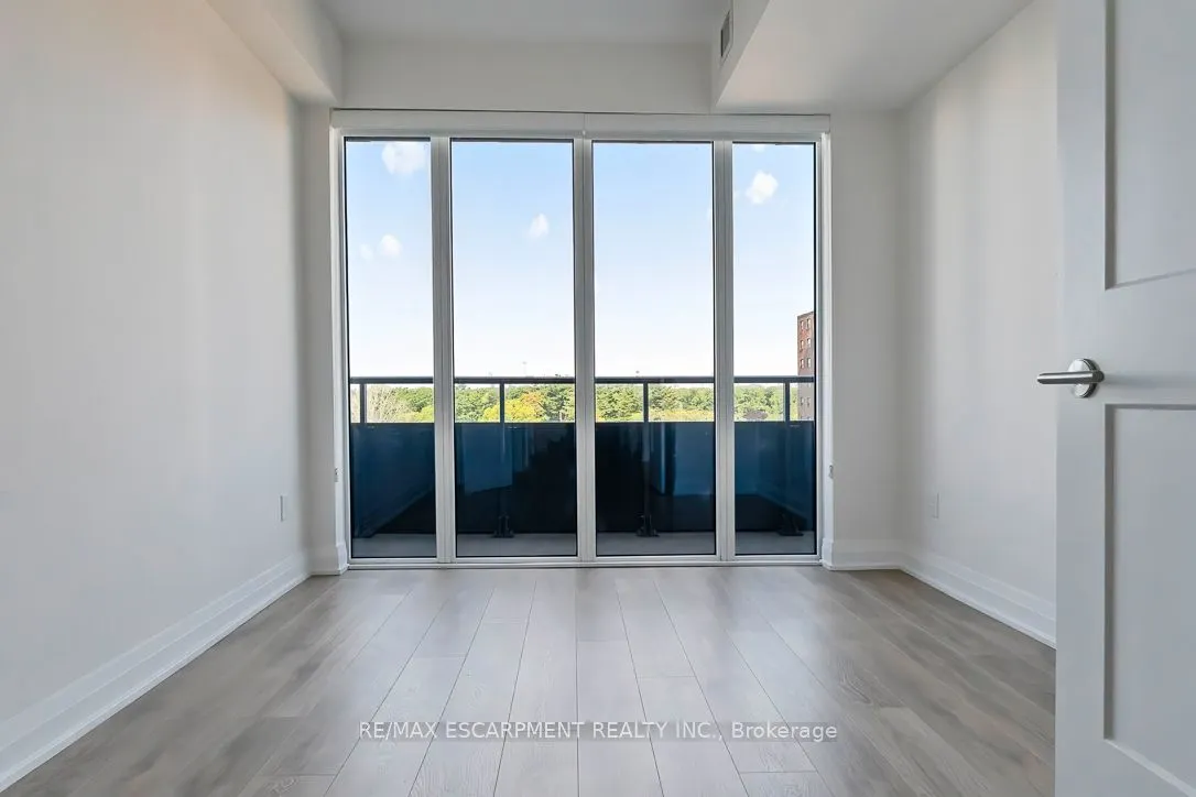 21 Park Street E, #1012