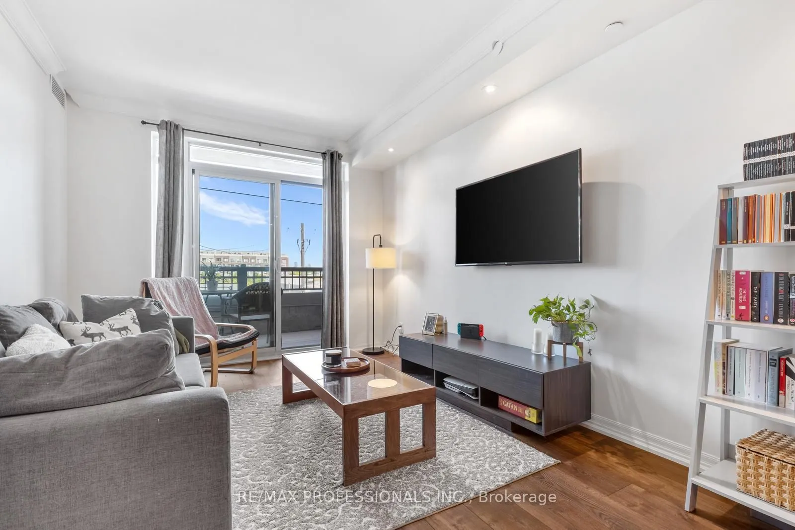 3563 Lakeshore Boulevard W, #314
