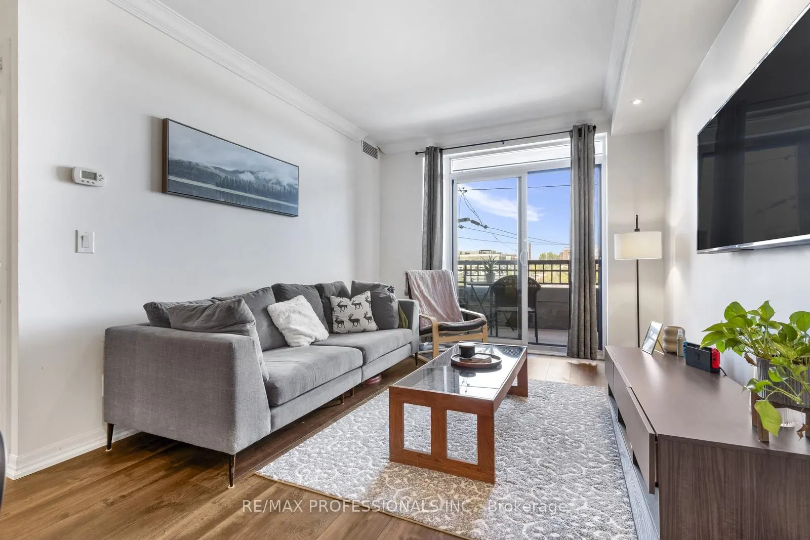 3563 Lakeshore Boulevard W, #314