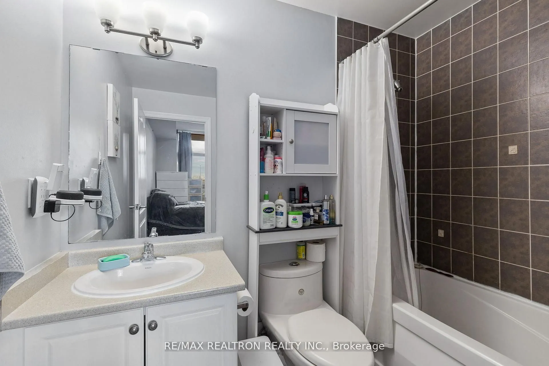 2772 Keele Street, #208