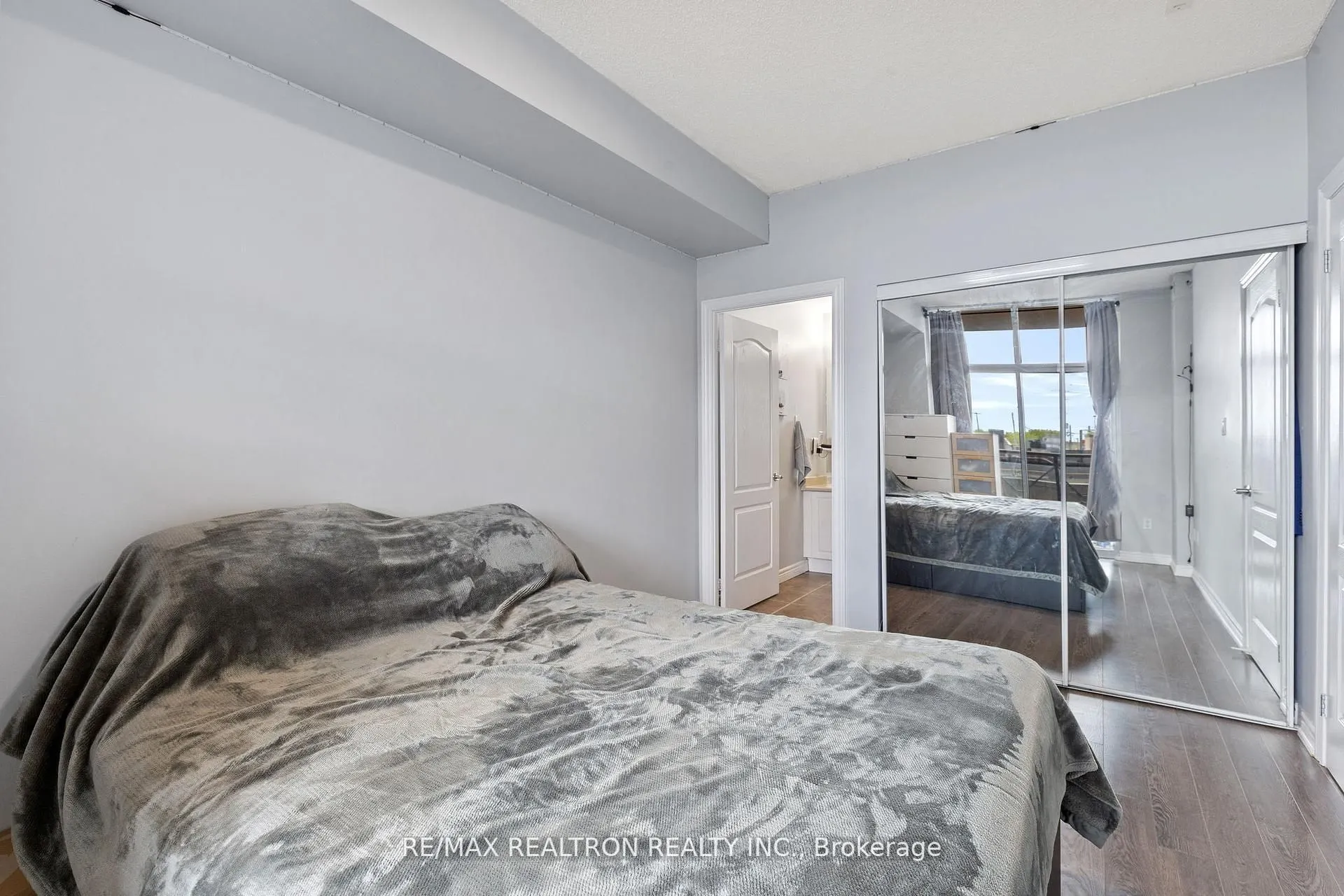 2772 Keele Street, #208