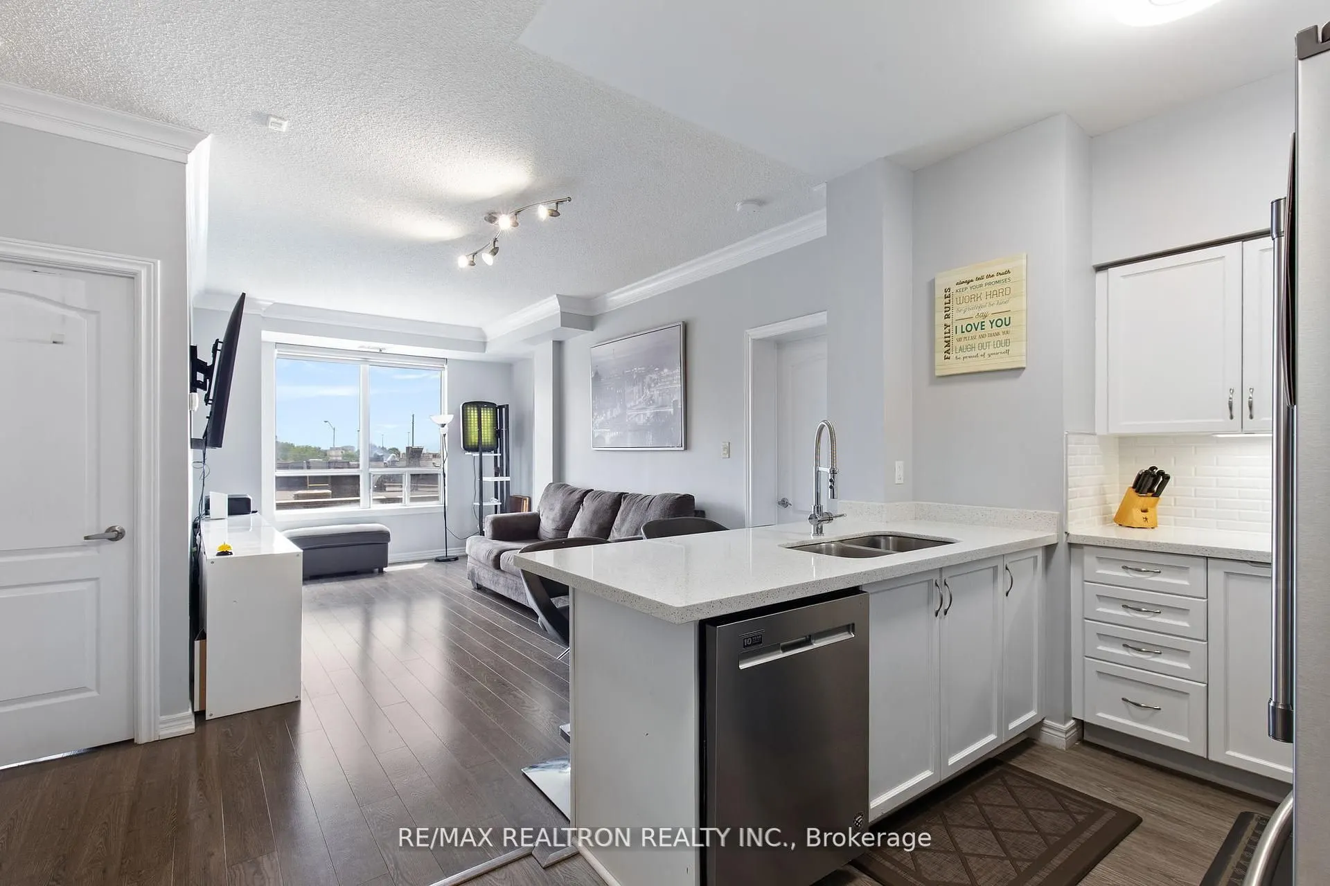 2772 Keele Street, #208