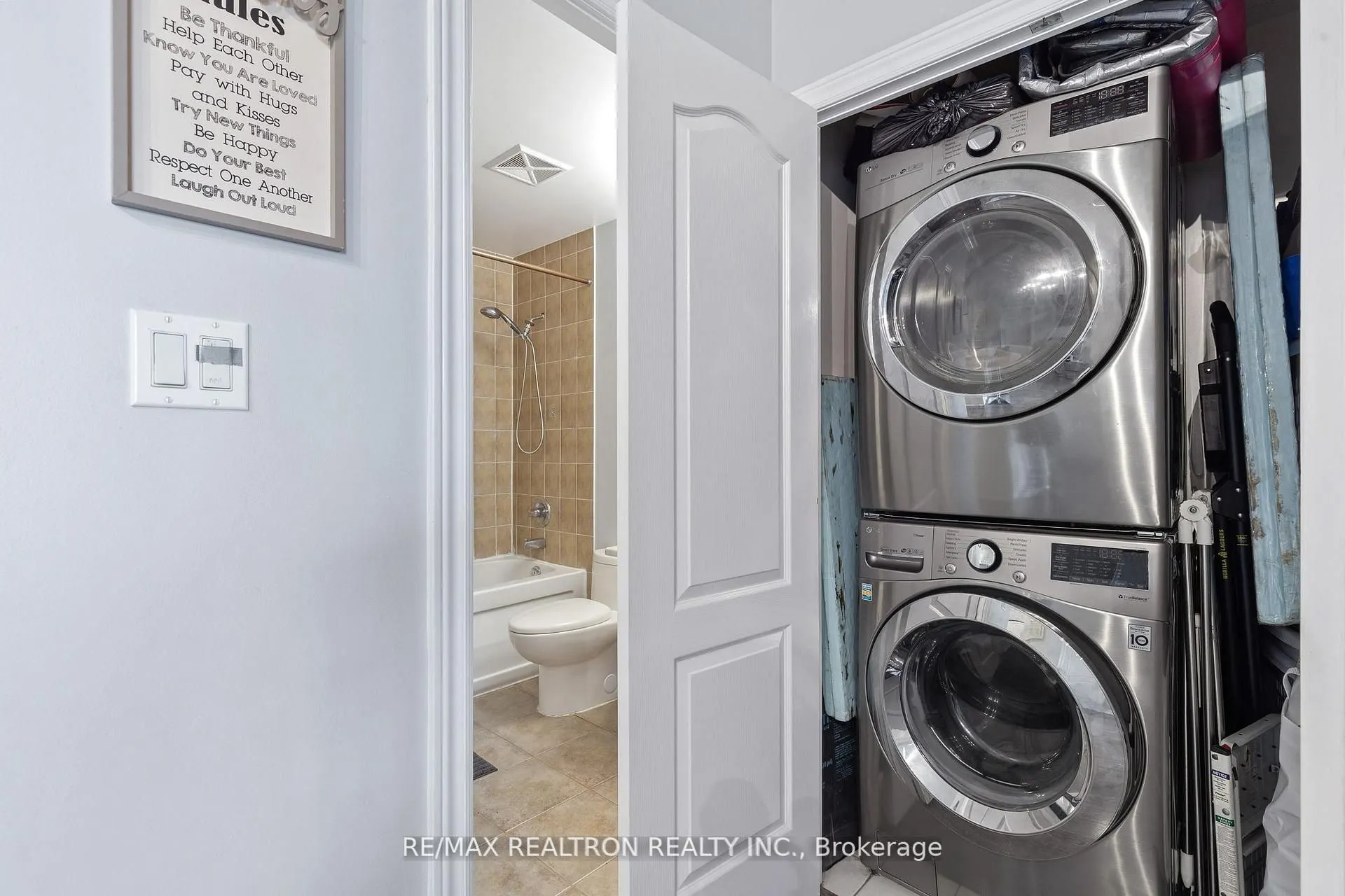 2772 Keele Street, #208