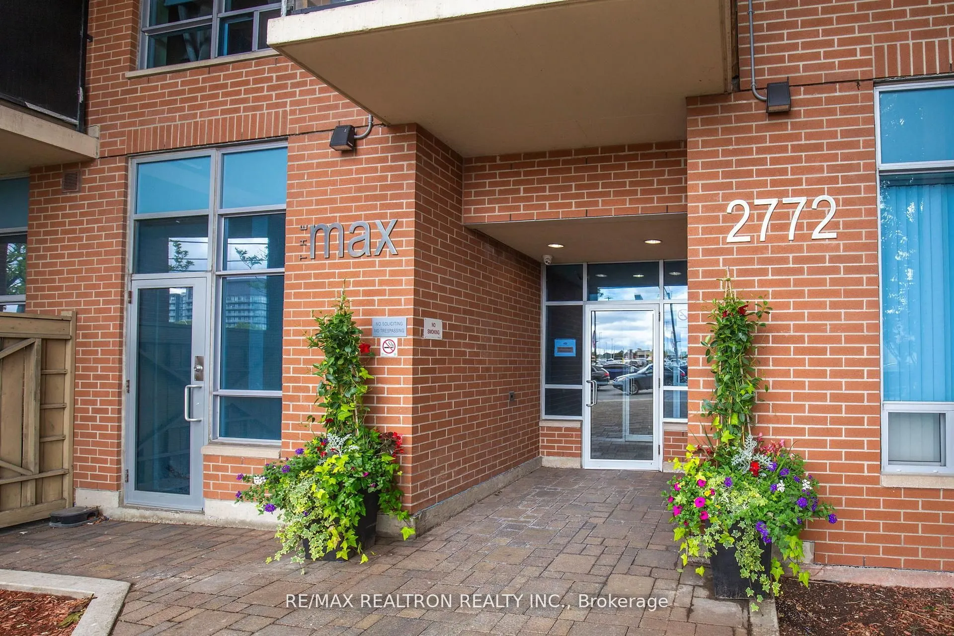 2772 Keele Street, #208