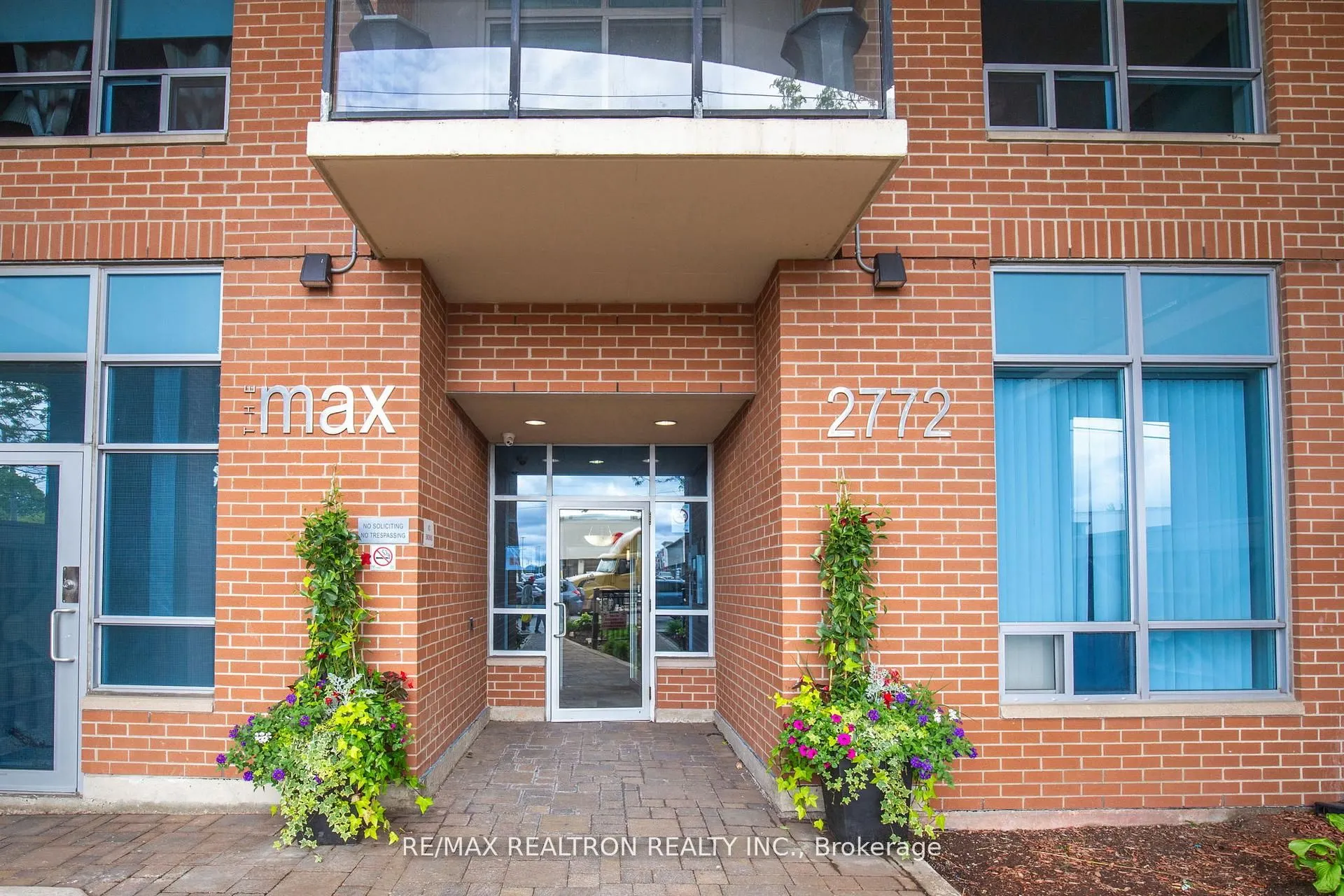 2772 Keele Street, #208