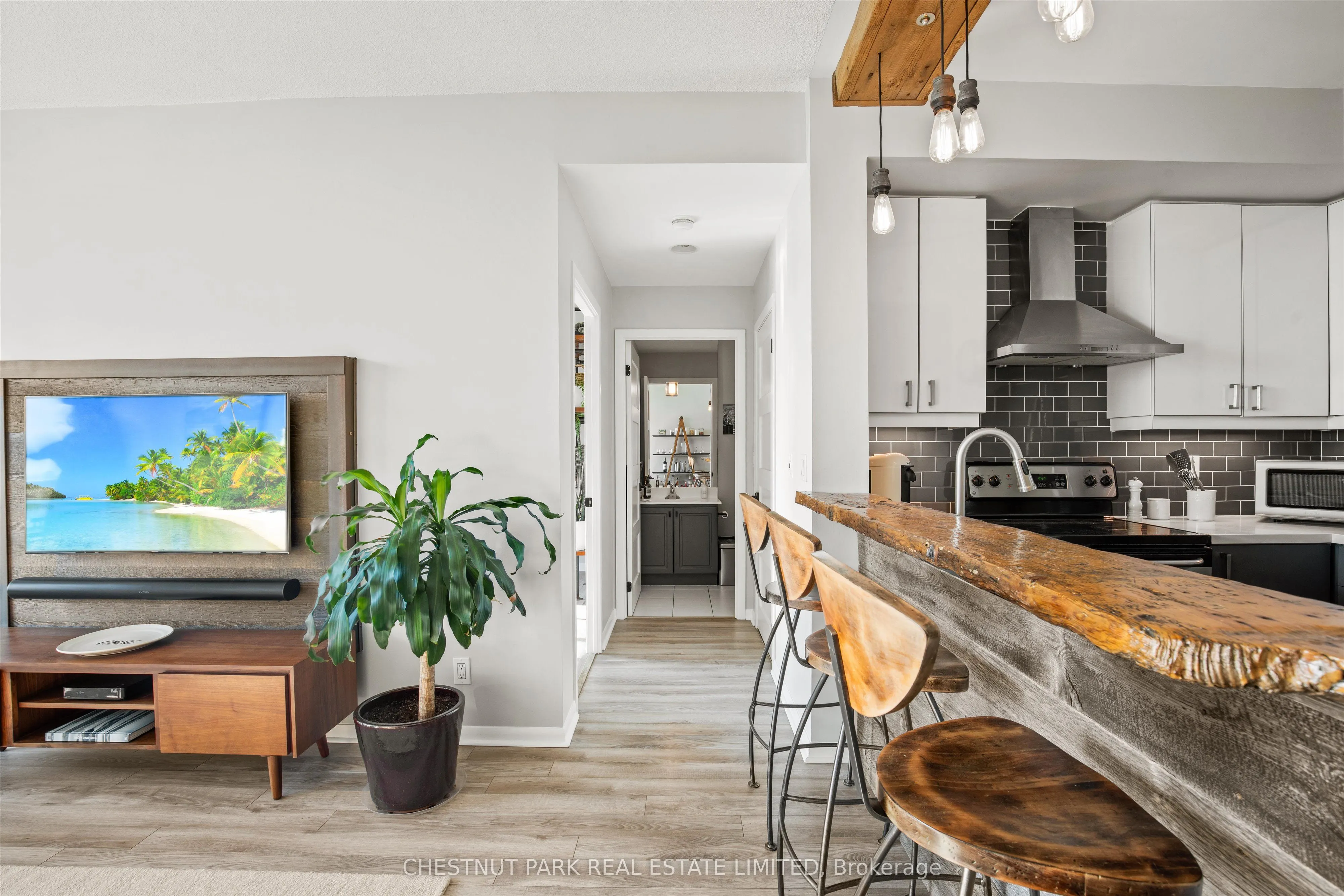 185 Legion Road N, #2216