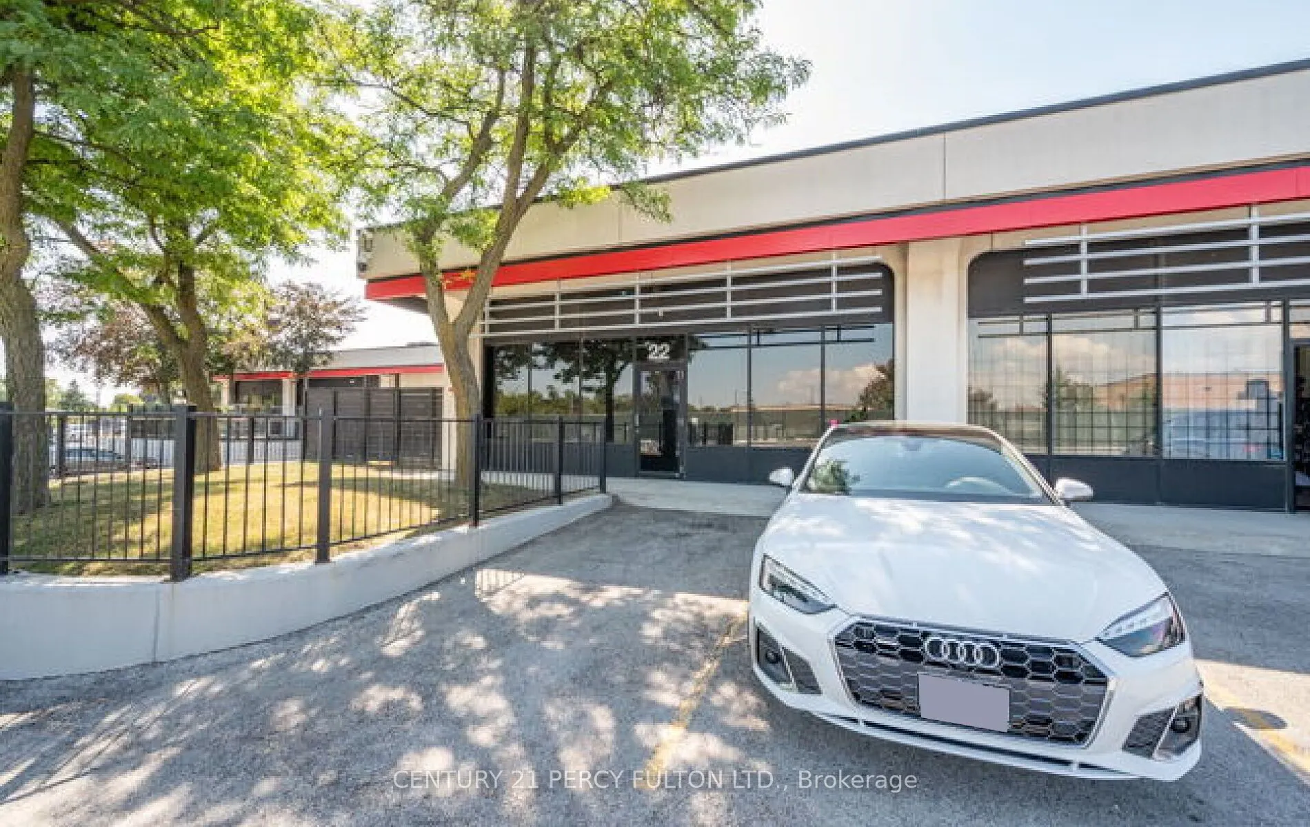 755 Queensway E, #22