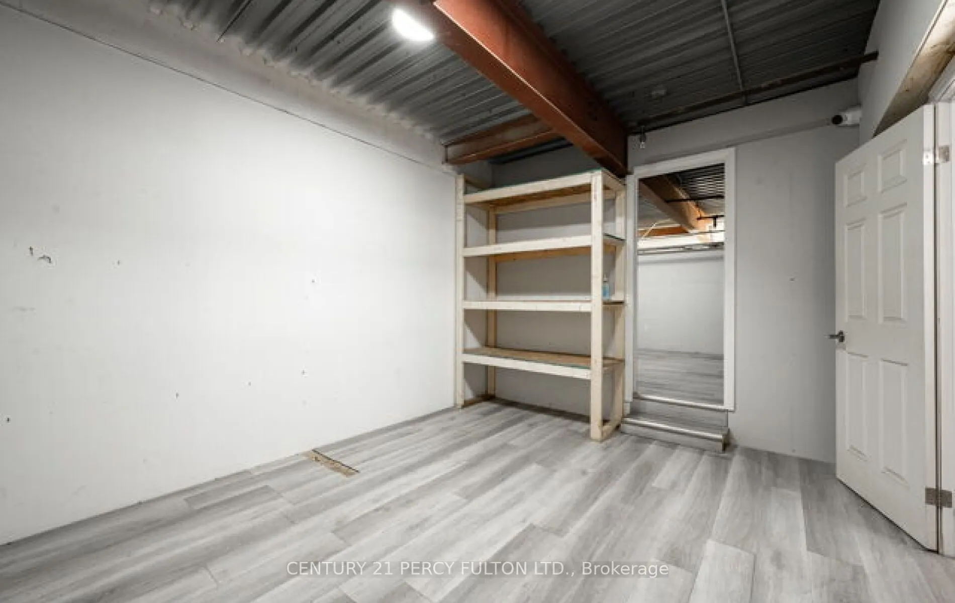 755 Queensway E, #22