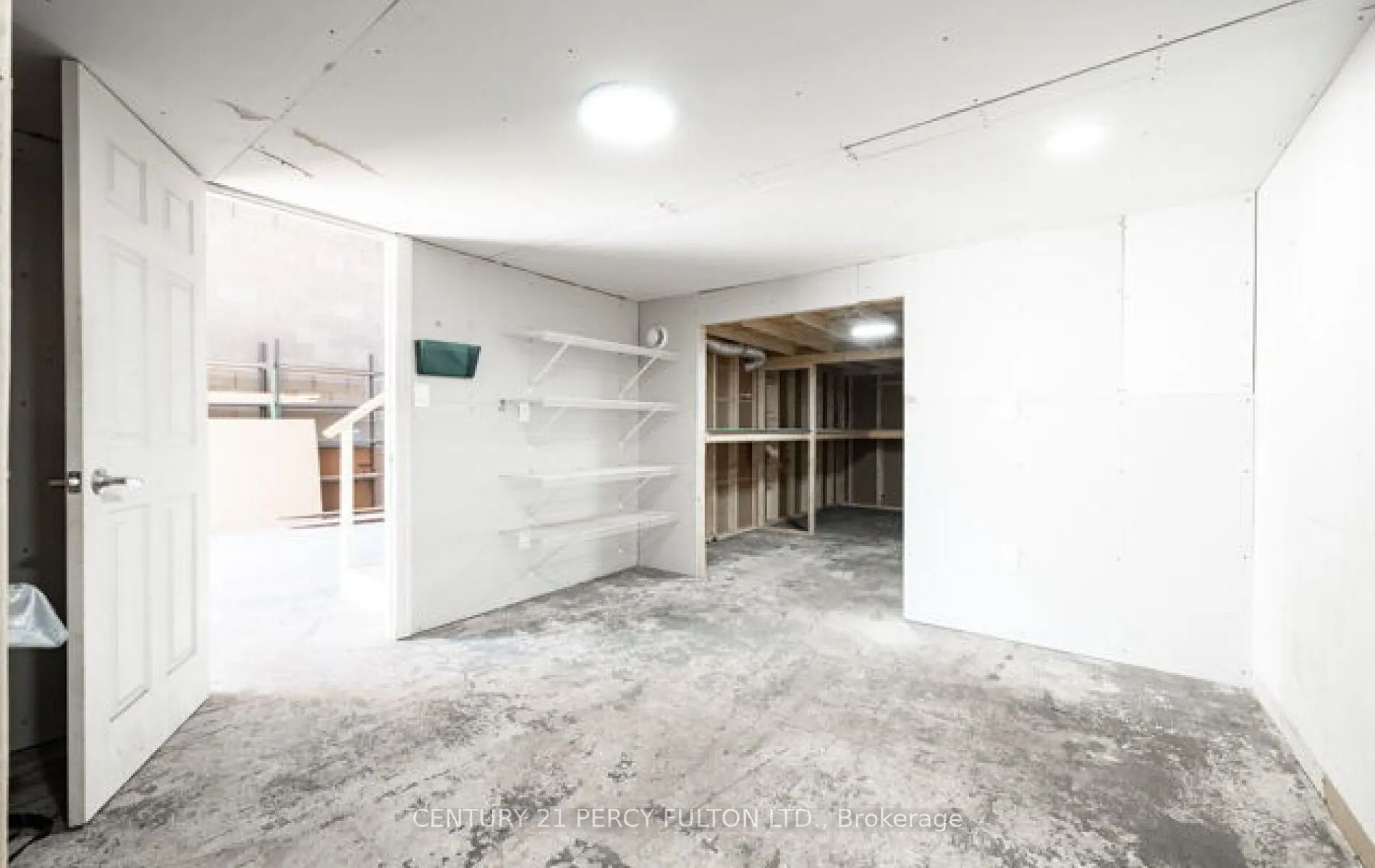 755 Queensway E, #22
