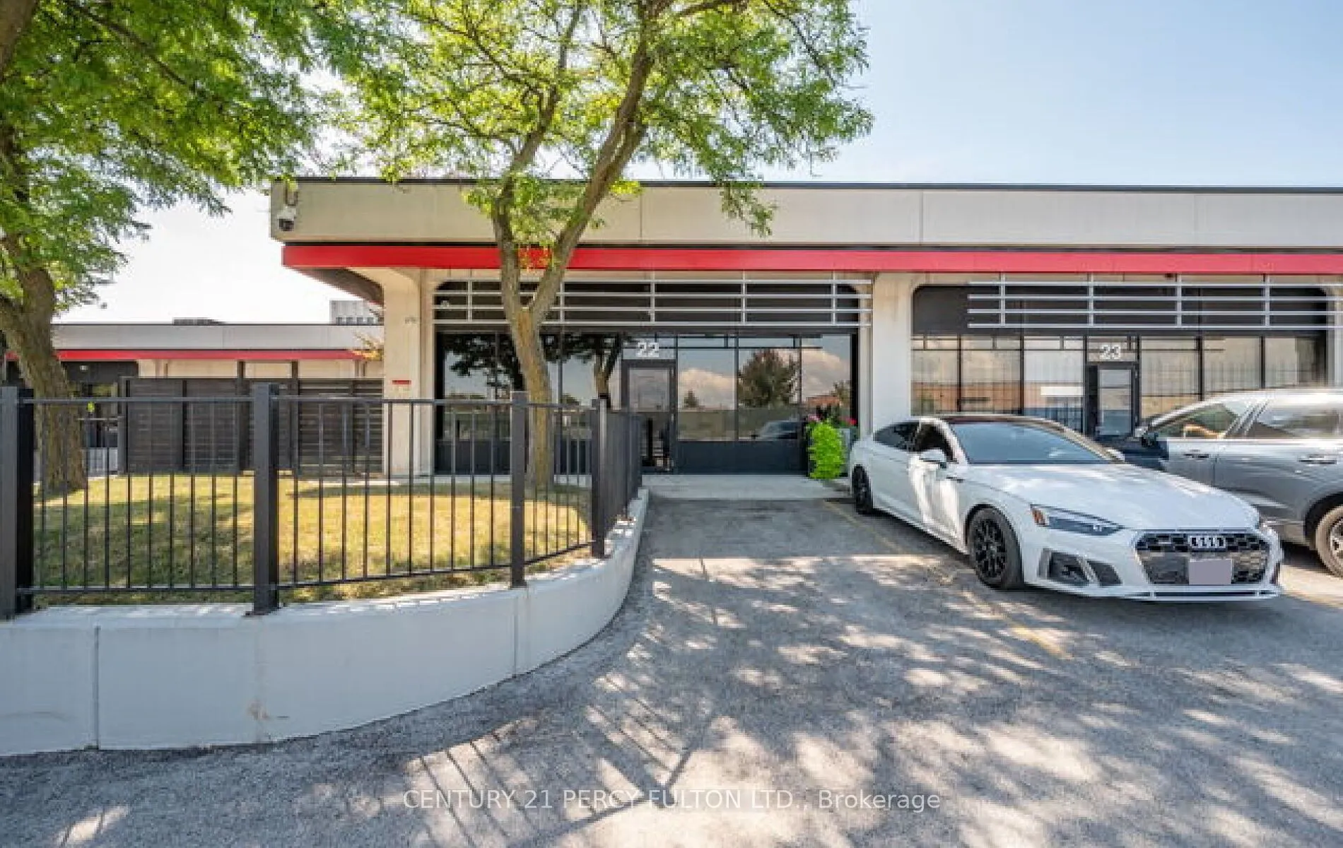 755 Queensway E, #22