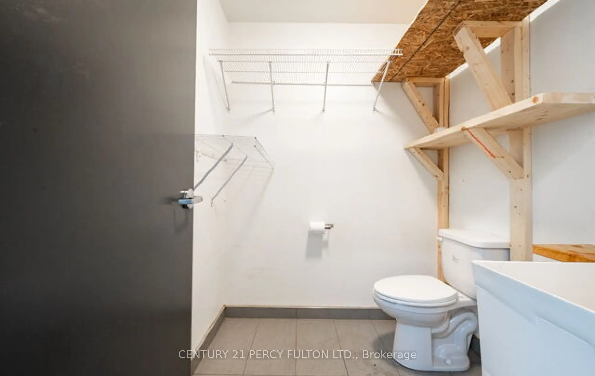 755 Queensway E, #22