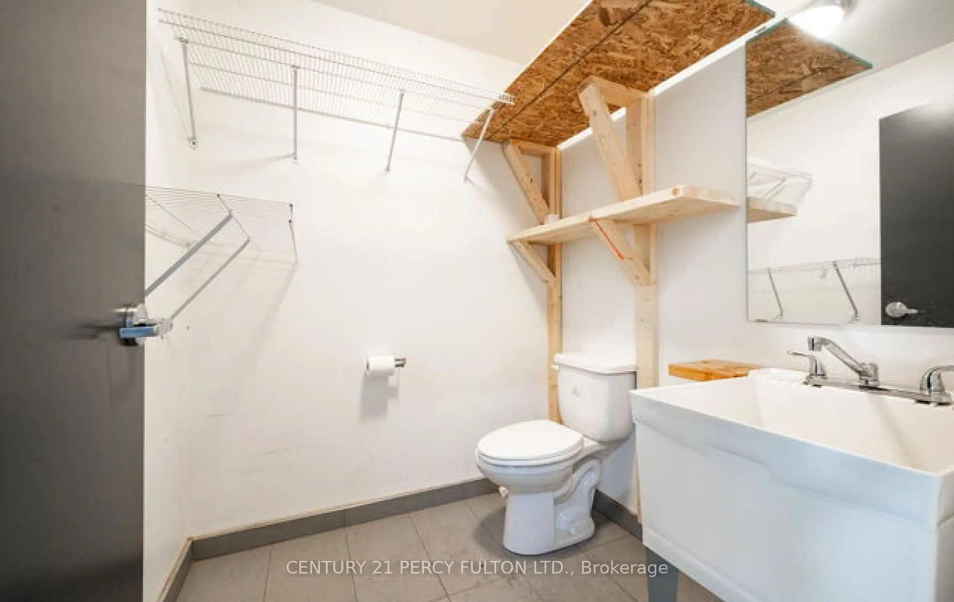 755 Queensway E, #22