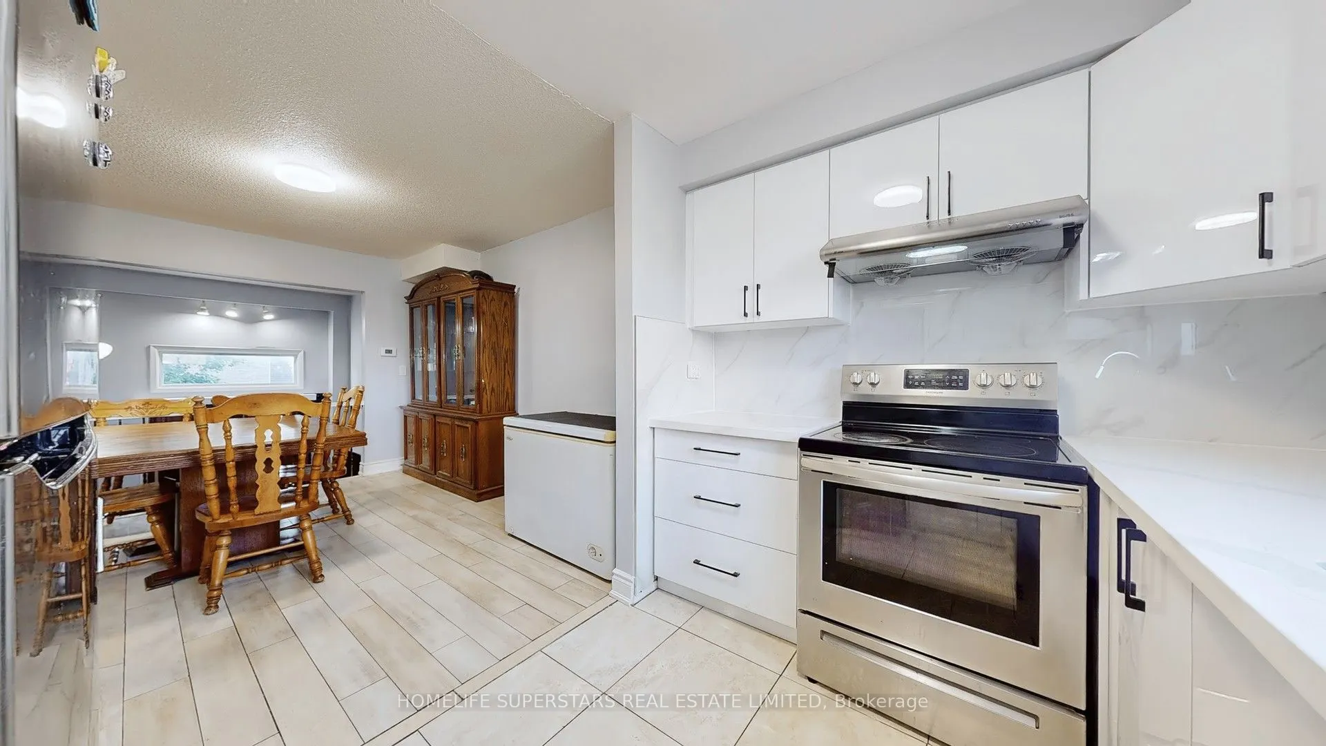 76 Collins Crescent, #75