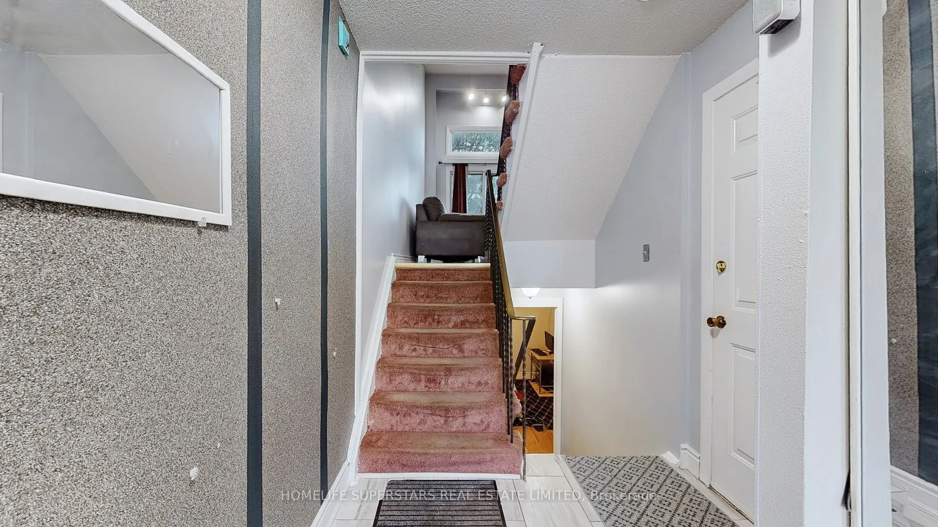 76 Collins Crescent, #75