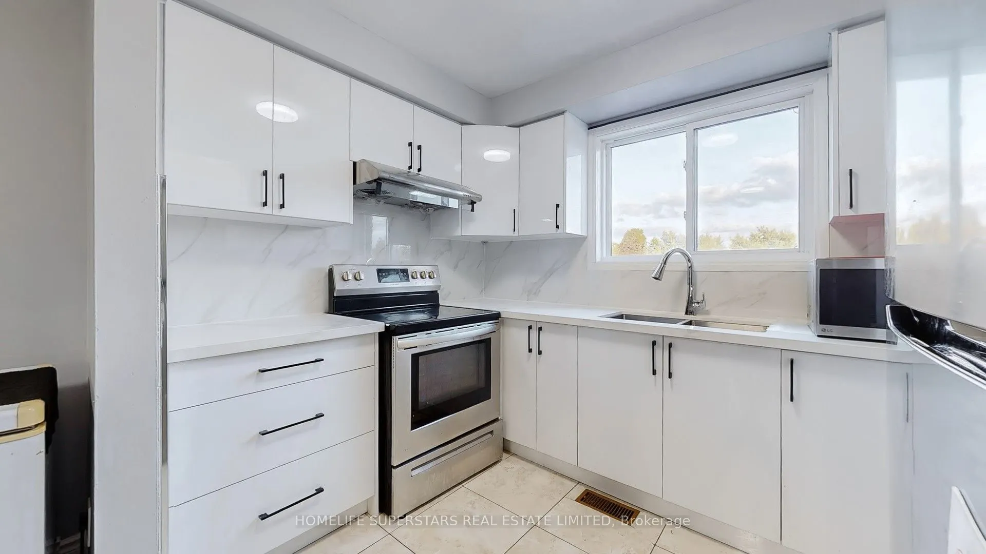 76 Collins Crescent, #75