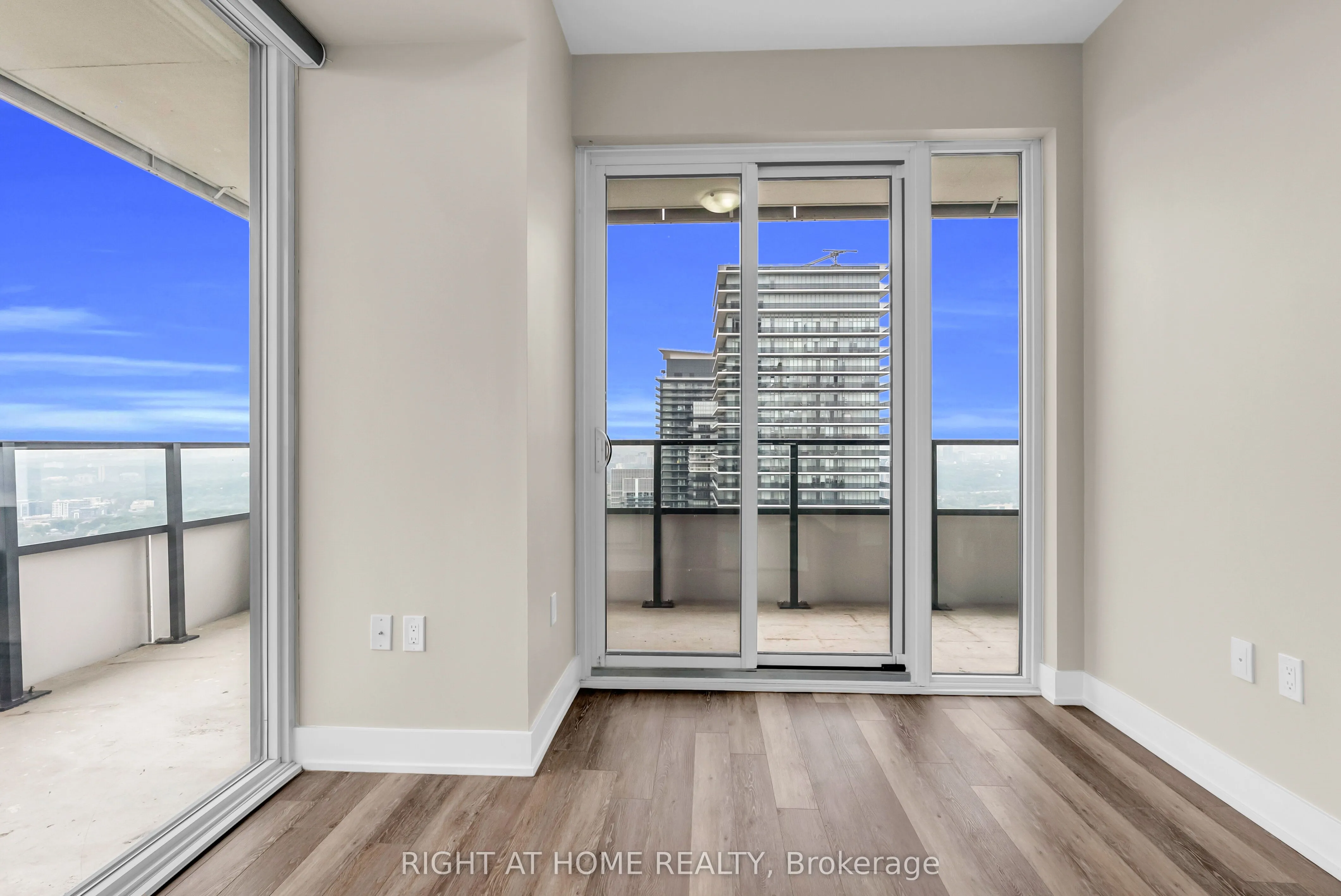 30 Shore Breeze Drive, #4810