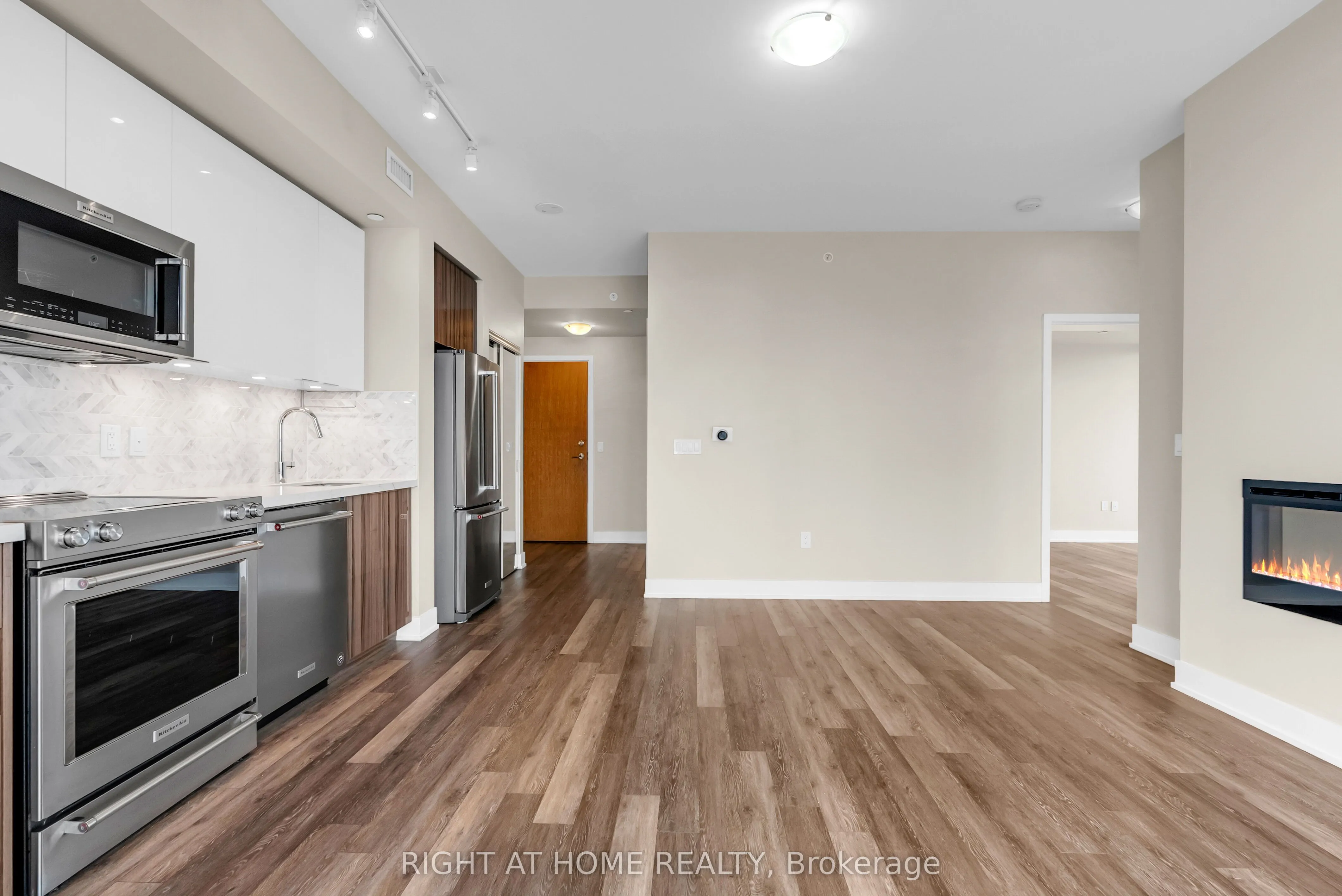 30 Shore Breeze Drive, #4810