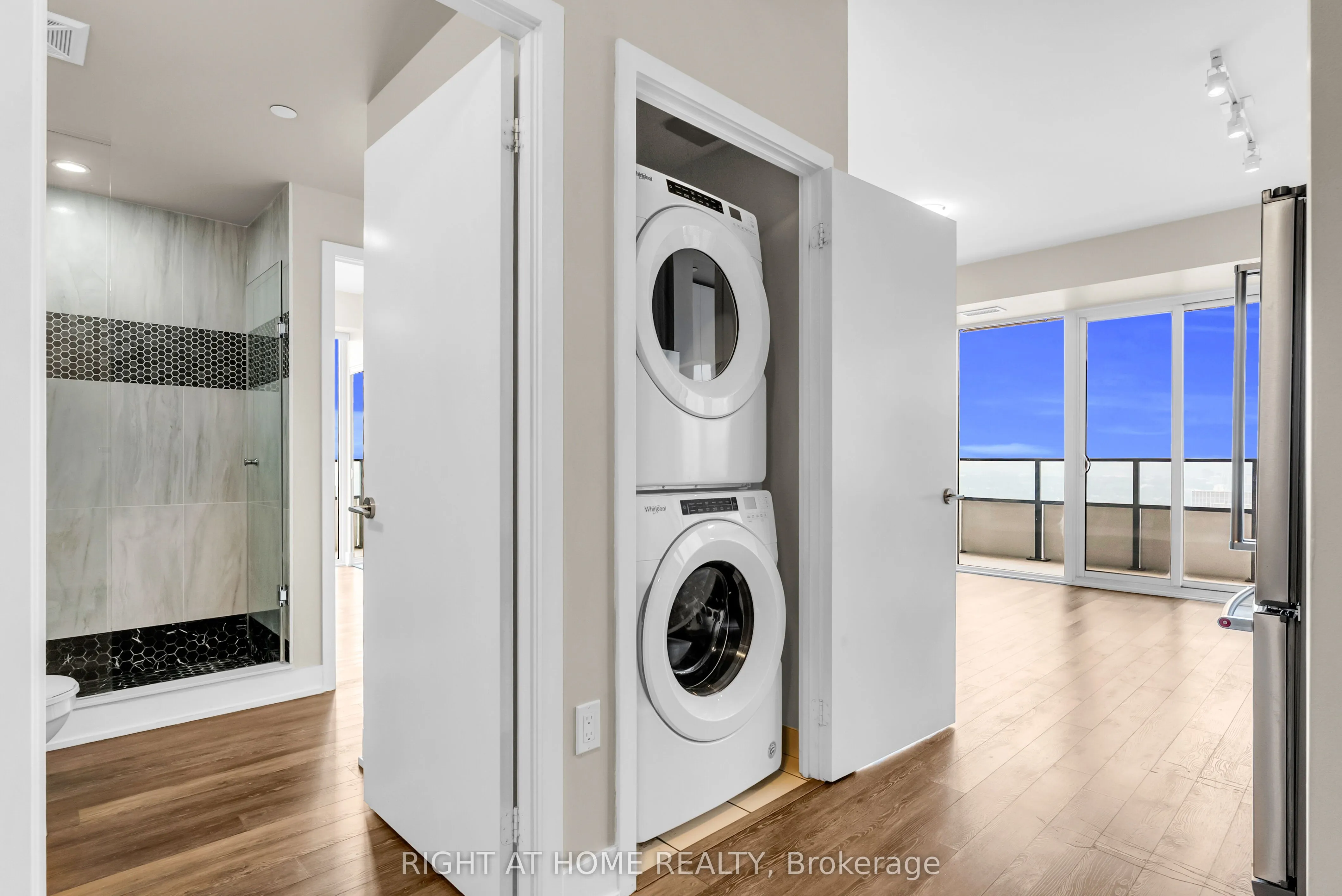 30 Shore Breeze Drive, #4810