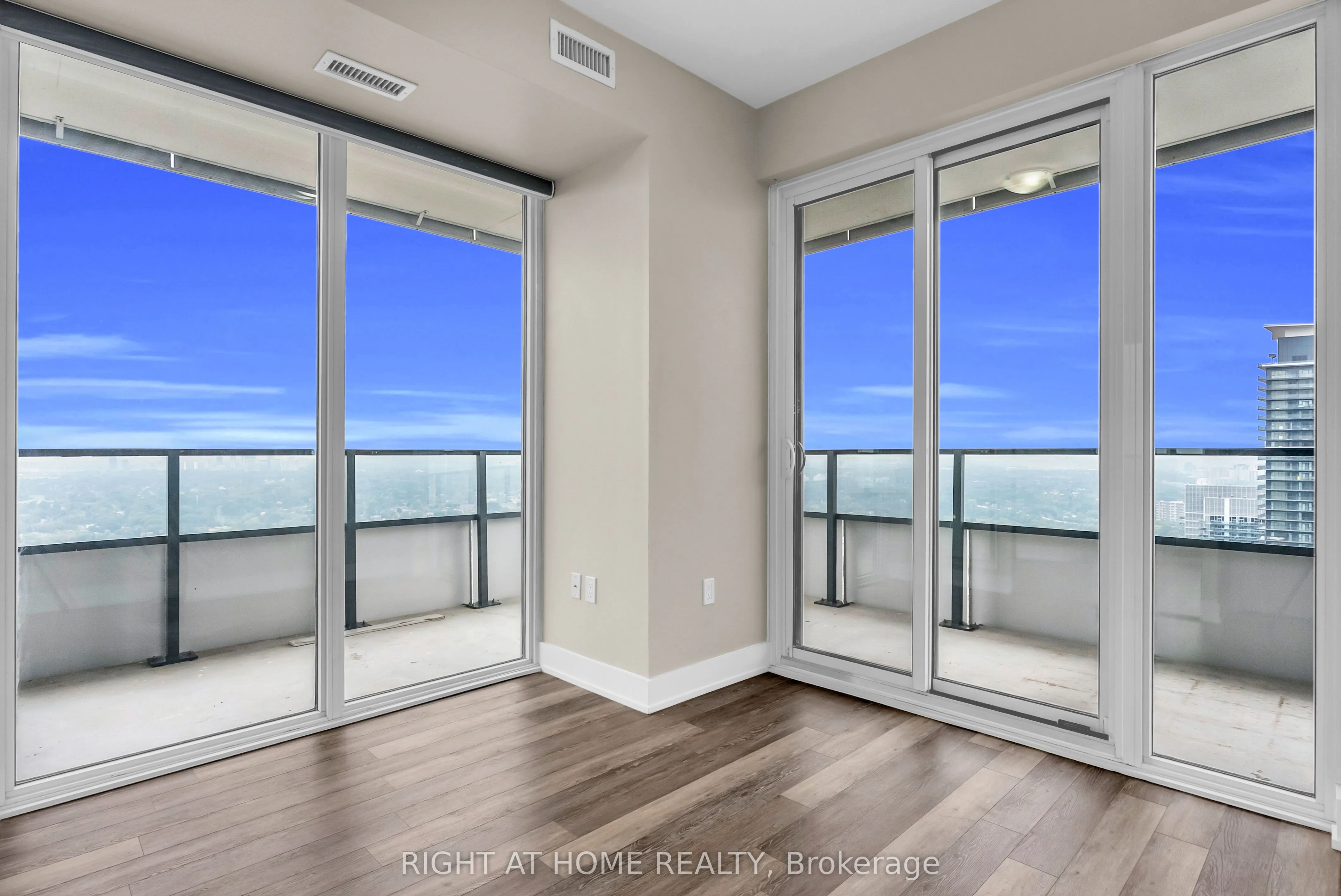 30 Shore Breeze Drive, #4810