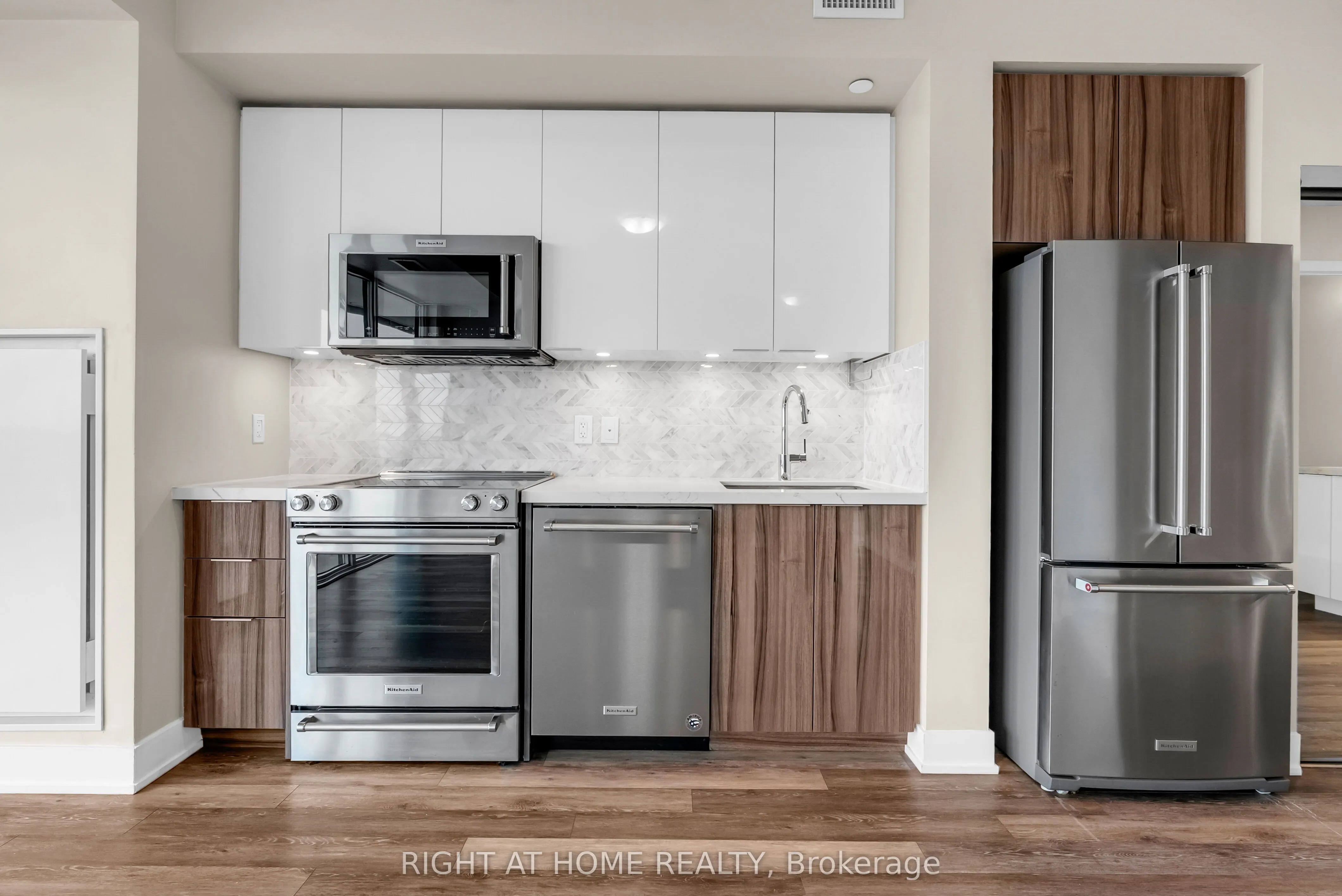 30 Shore Breeze Drive, #4810