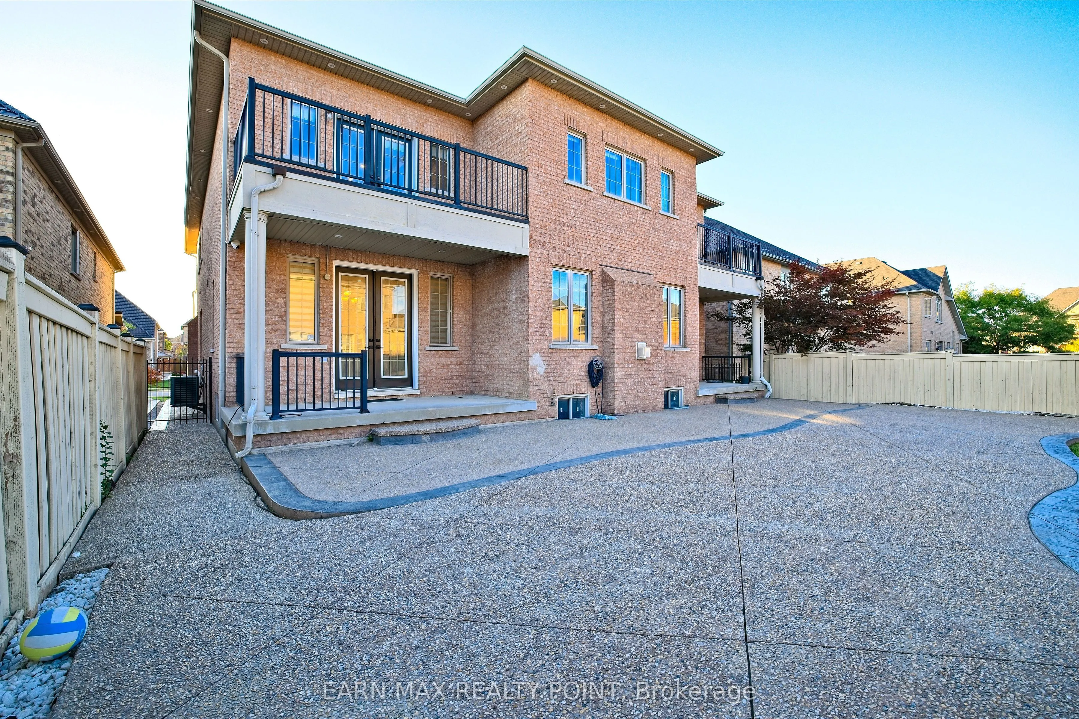 9 Lauderhill Road