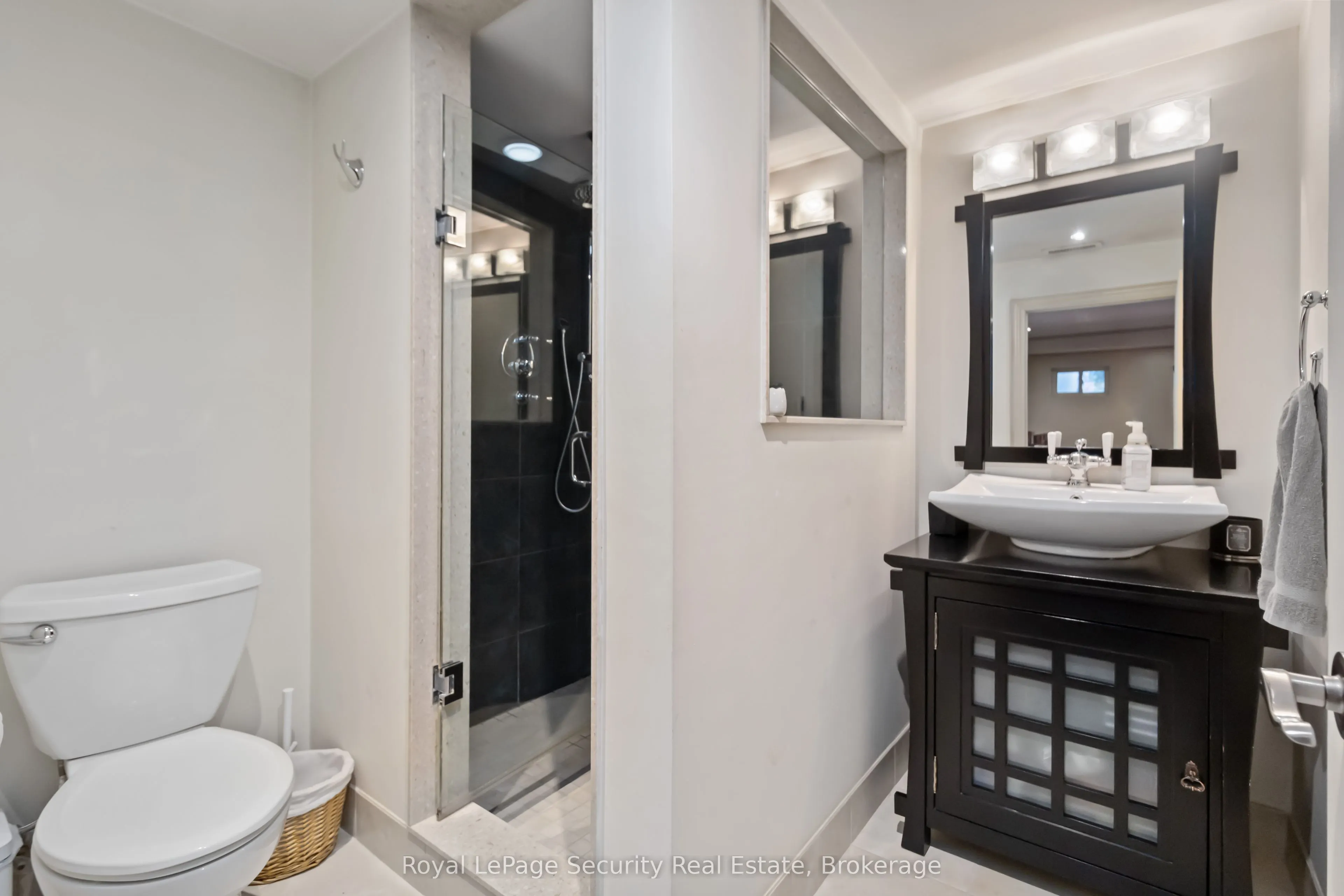 53 Dunblaine Crescent W
