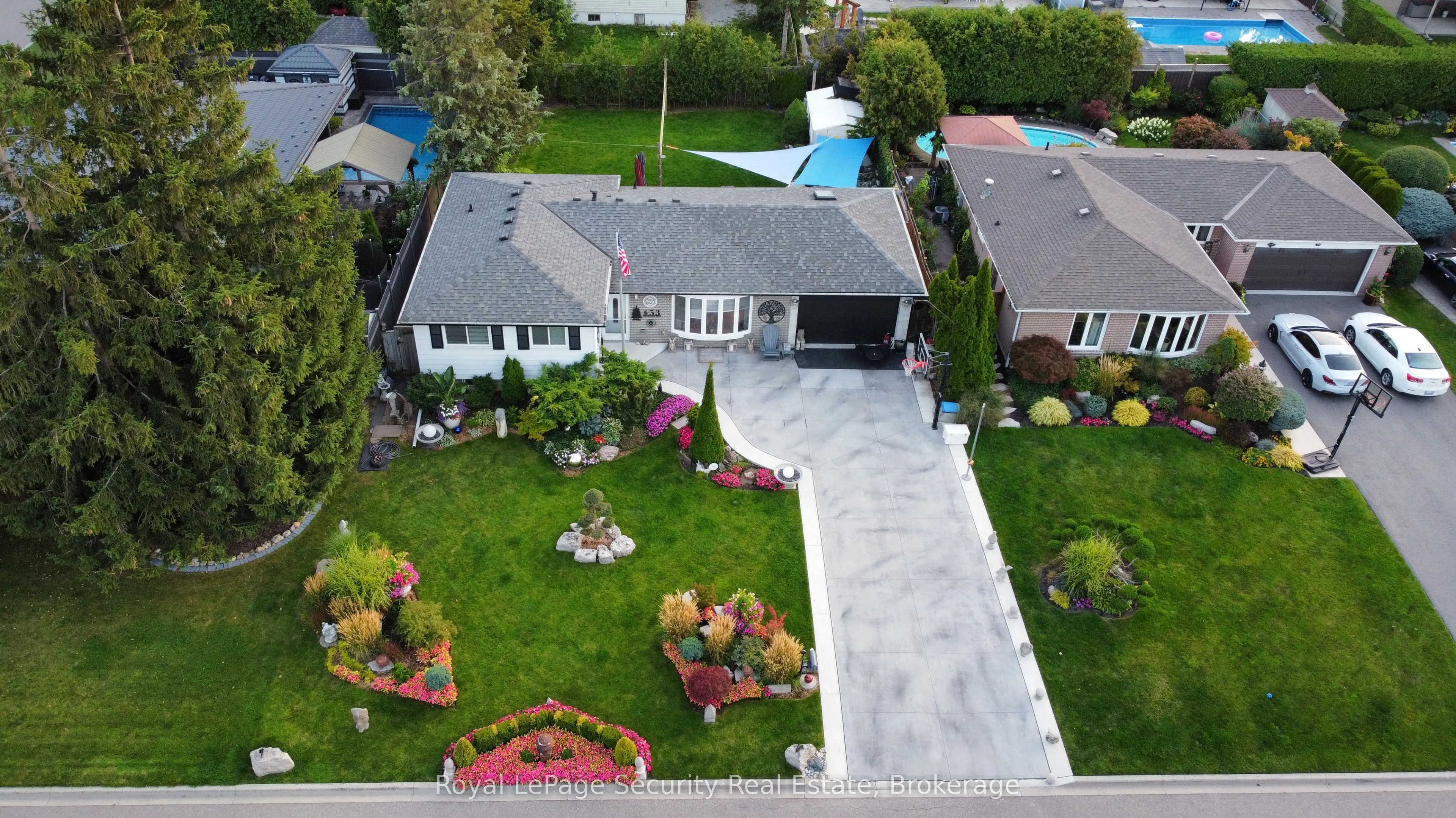 53 Dunblaine Crescent W