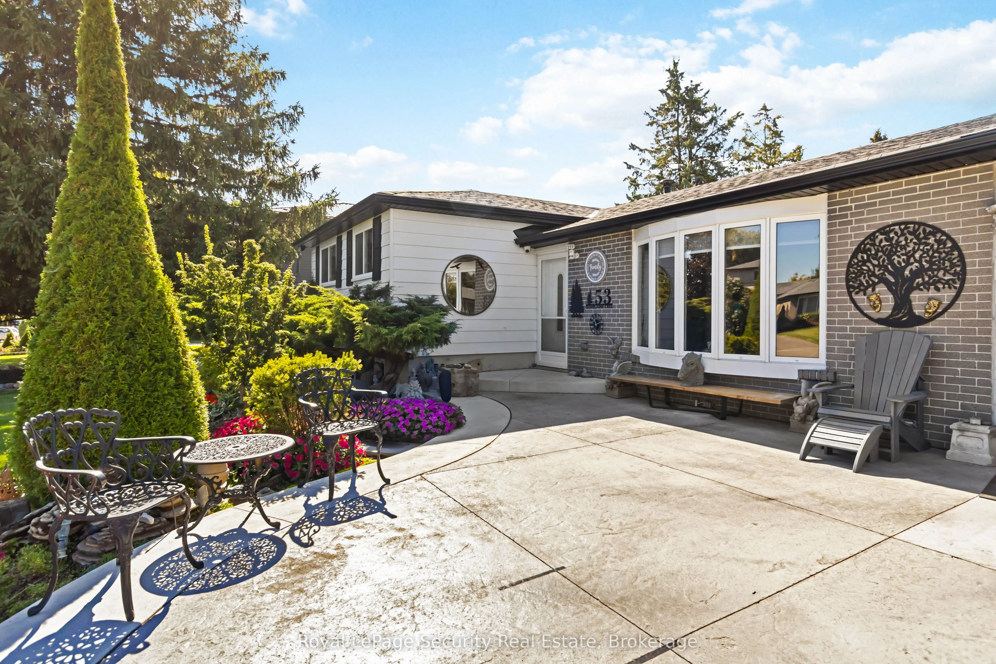 53 Dunblaine Crescent W