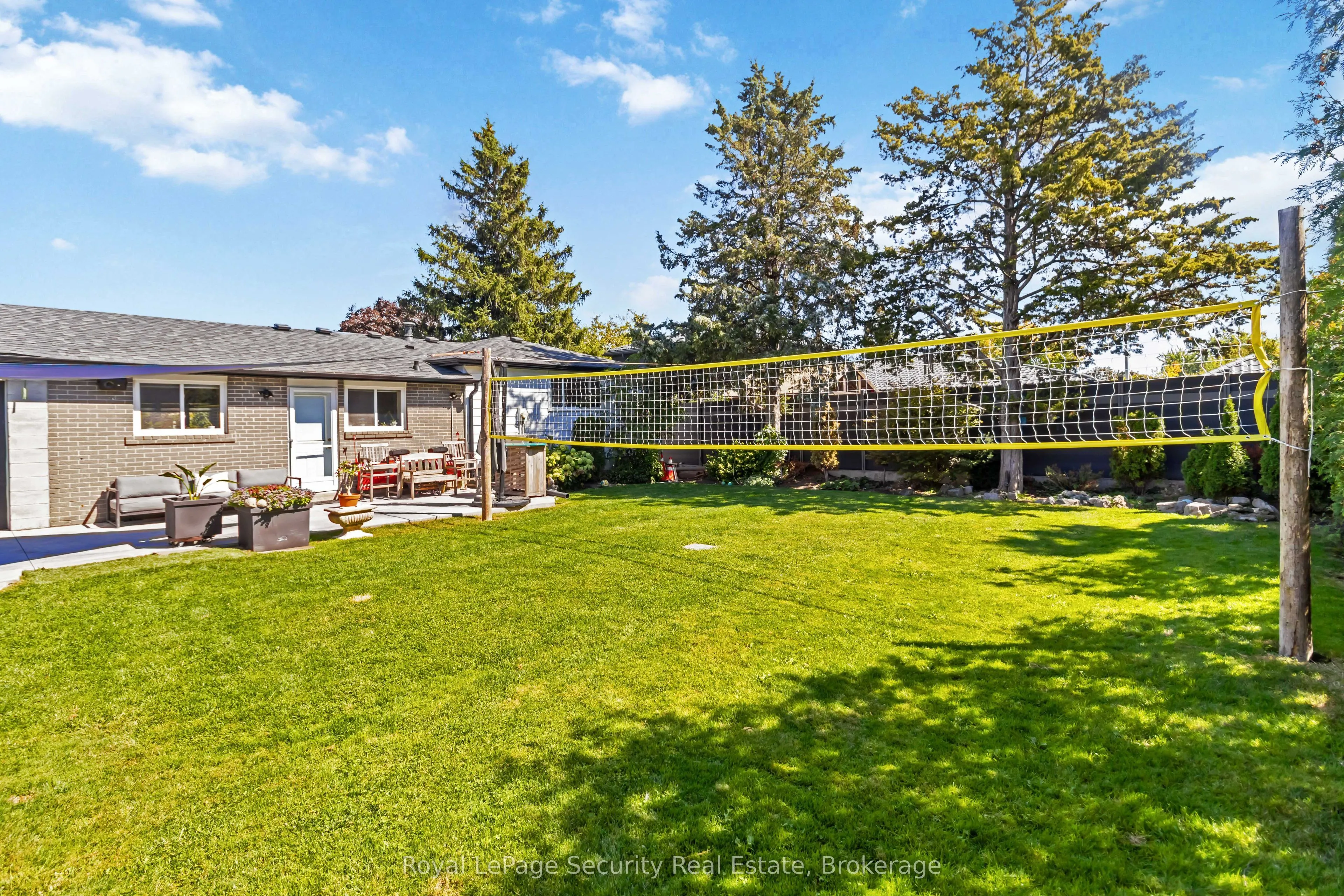 53 Dunblaine Crescent W