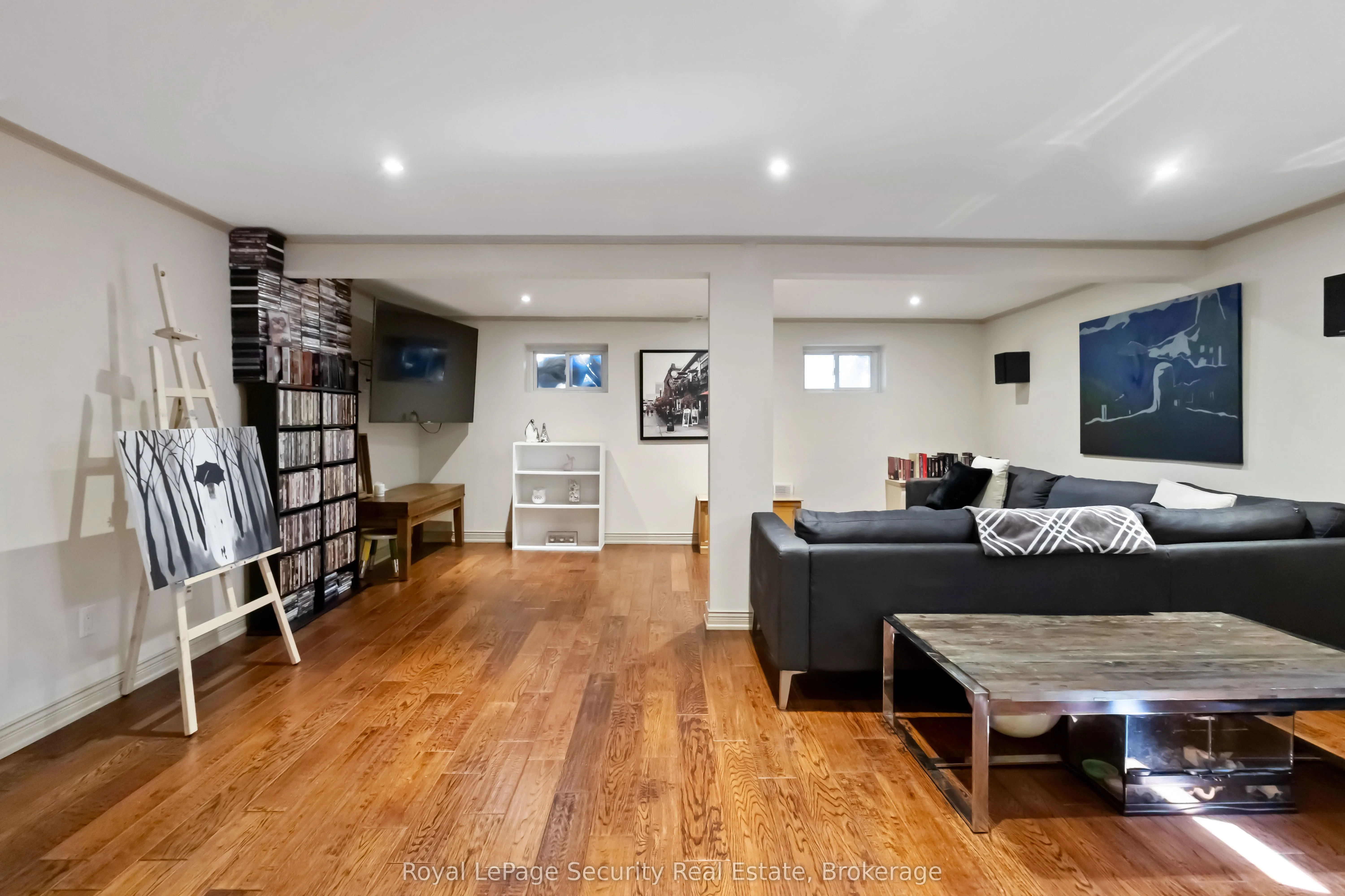 53 Dunblaine Crescent W