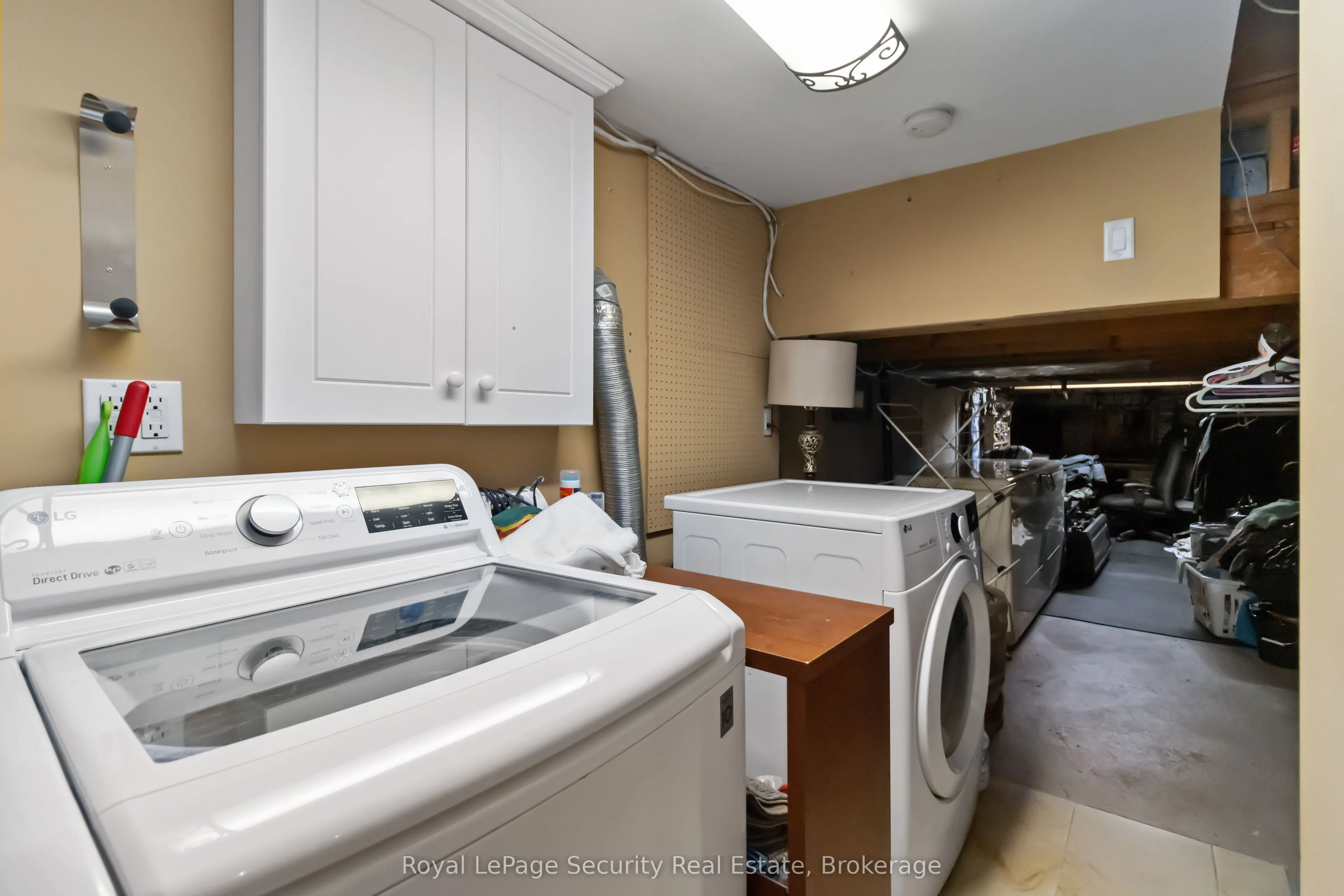 53 Dunblaine Crescent W